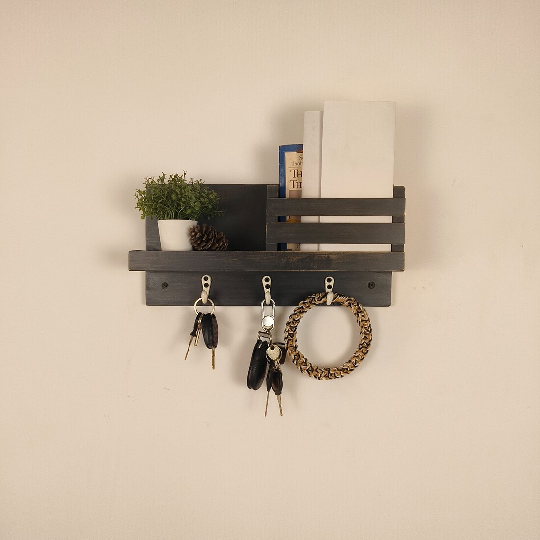Richmond Wooden Wall Shelf Organiser With Key Holders