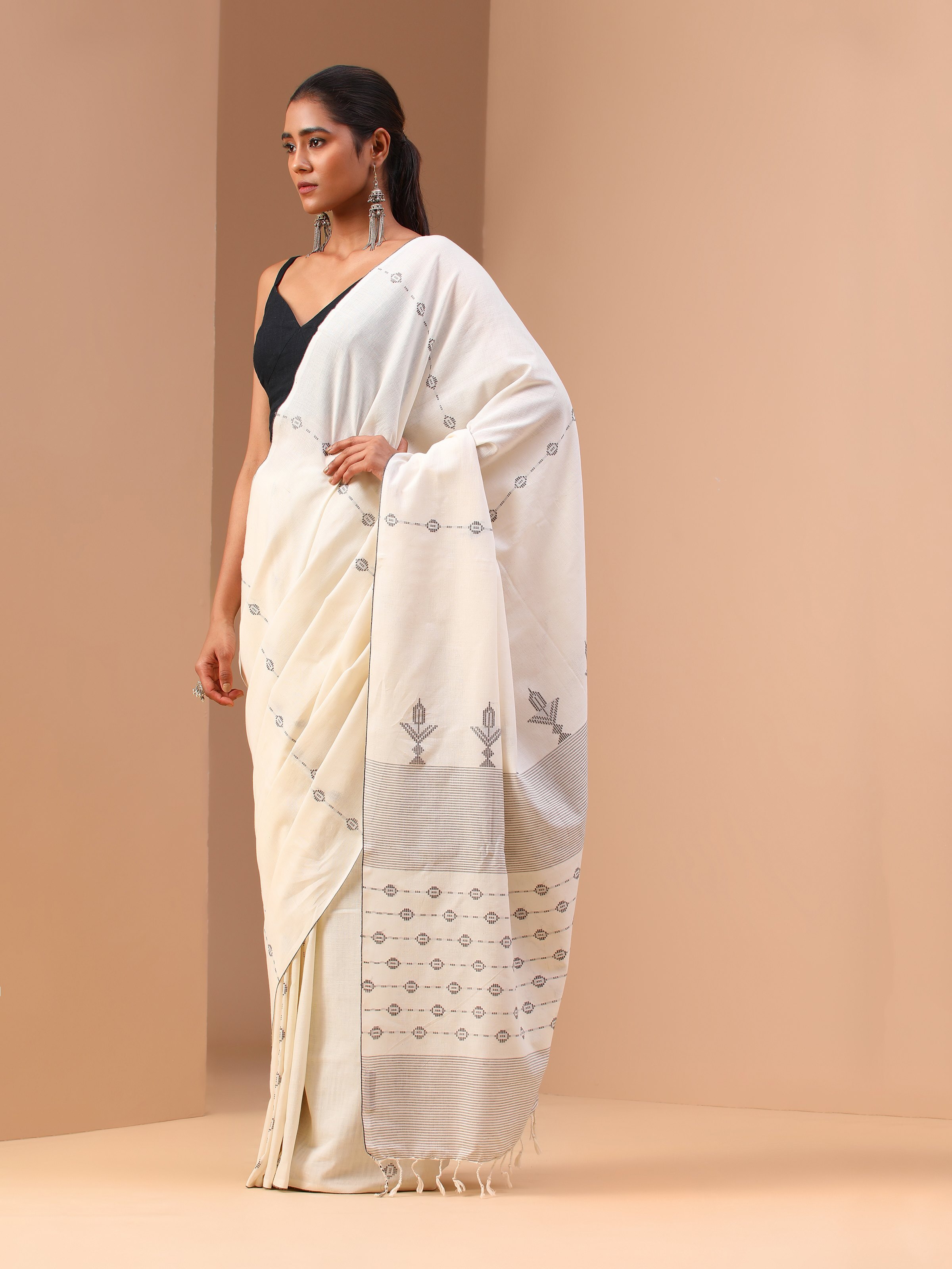 Off-white Cotton Extra-weft Saree