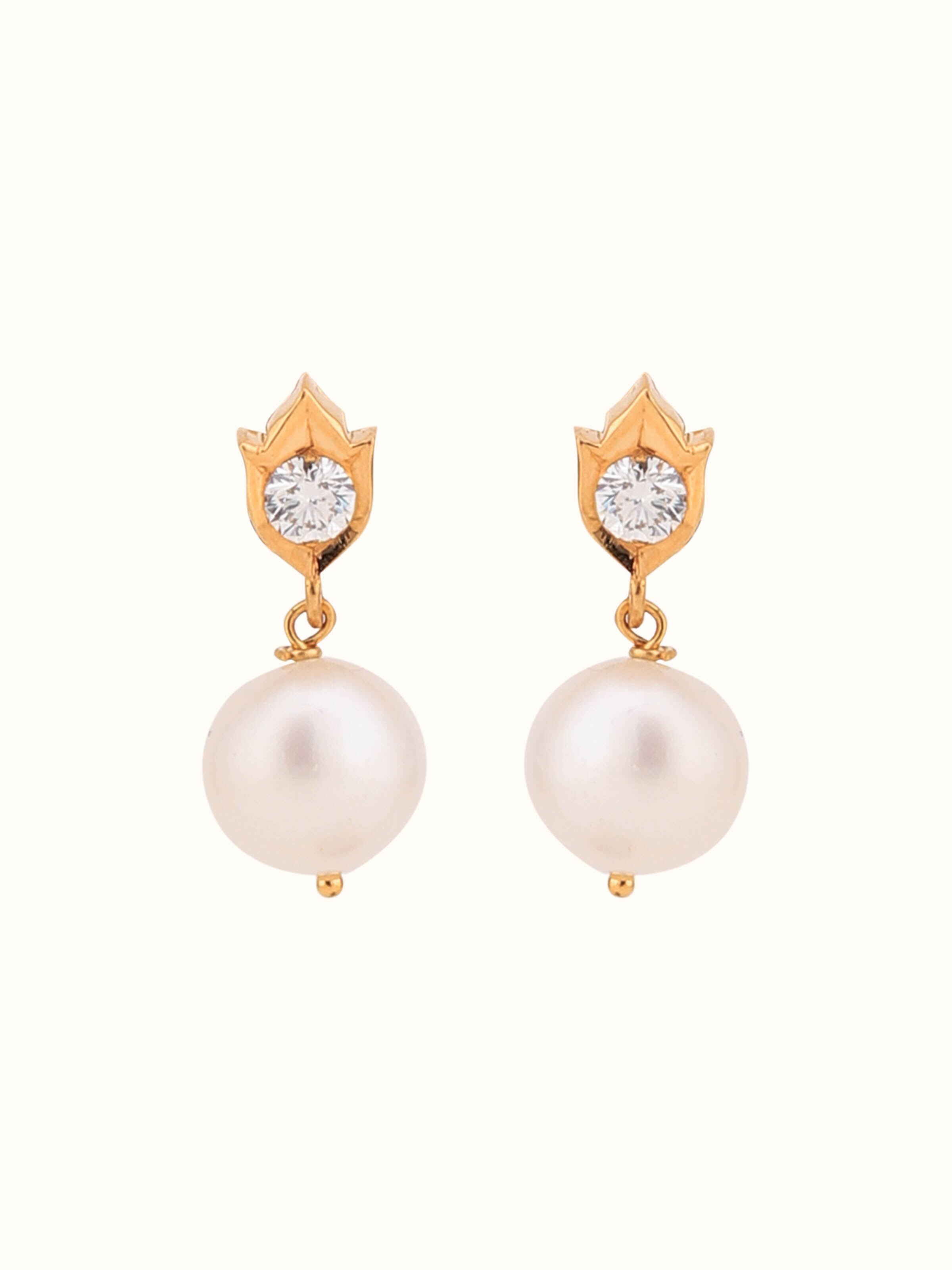 Close-setting 22 Karat Gold Drop Earrings