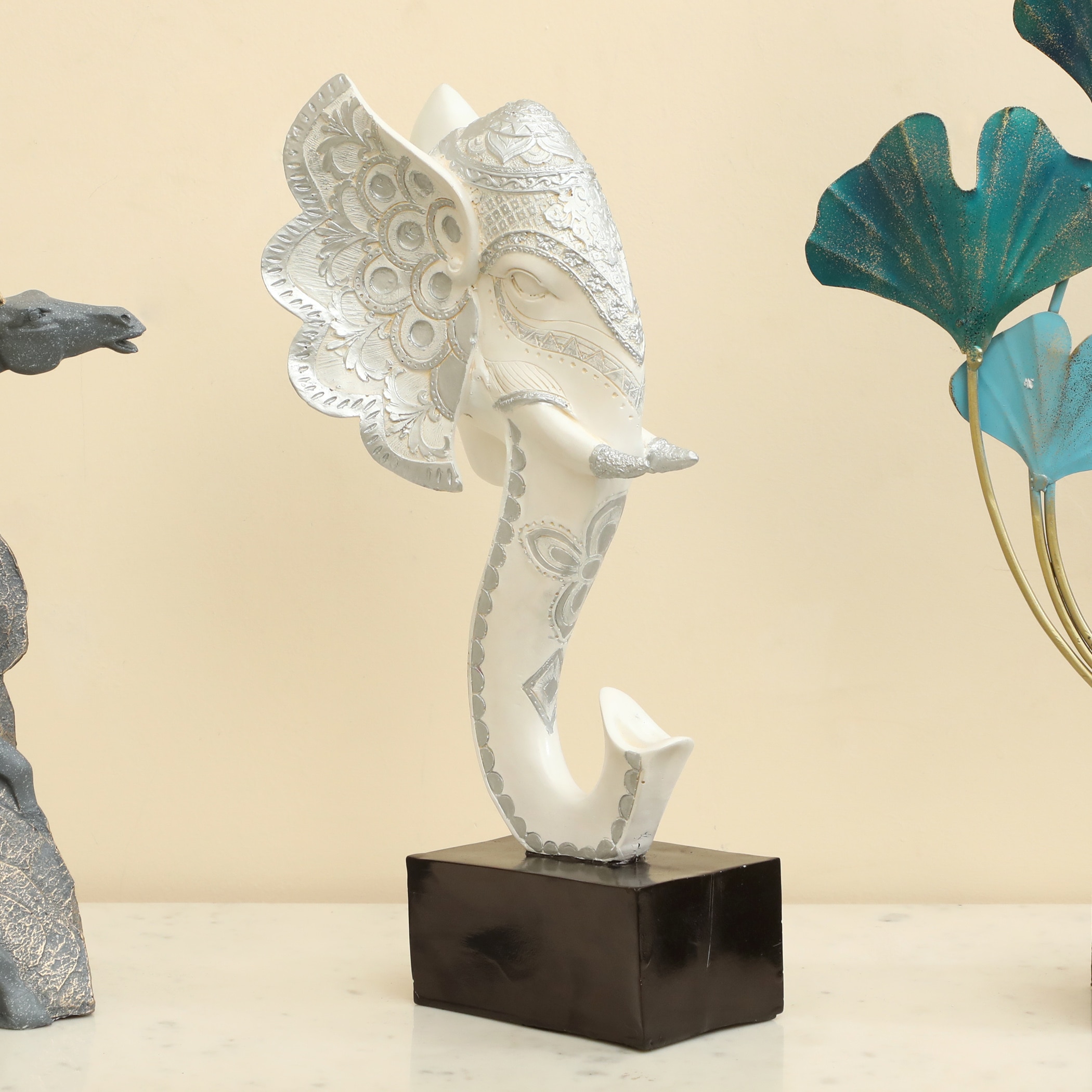 Ryan Polyresin Figurine in White Colour - Vedas