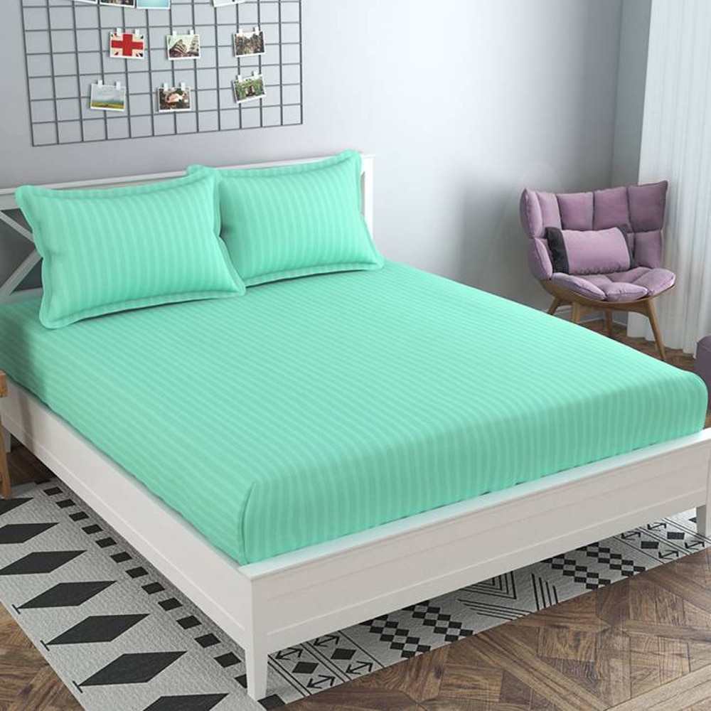 Carlos Green Solid 210 TC Cotton King Size Bedsheet with 2 Pillow Covers - Presto