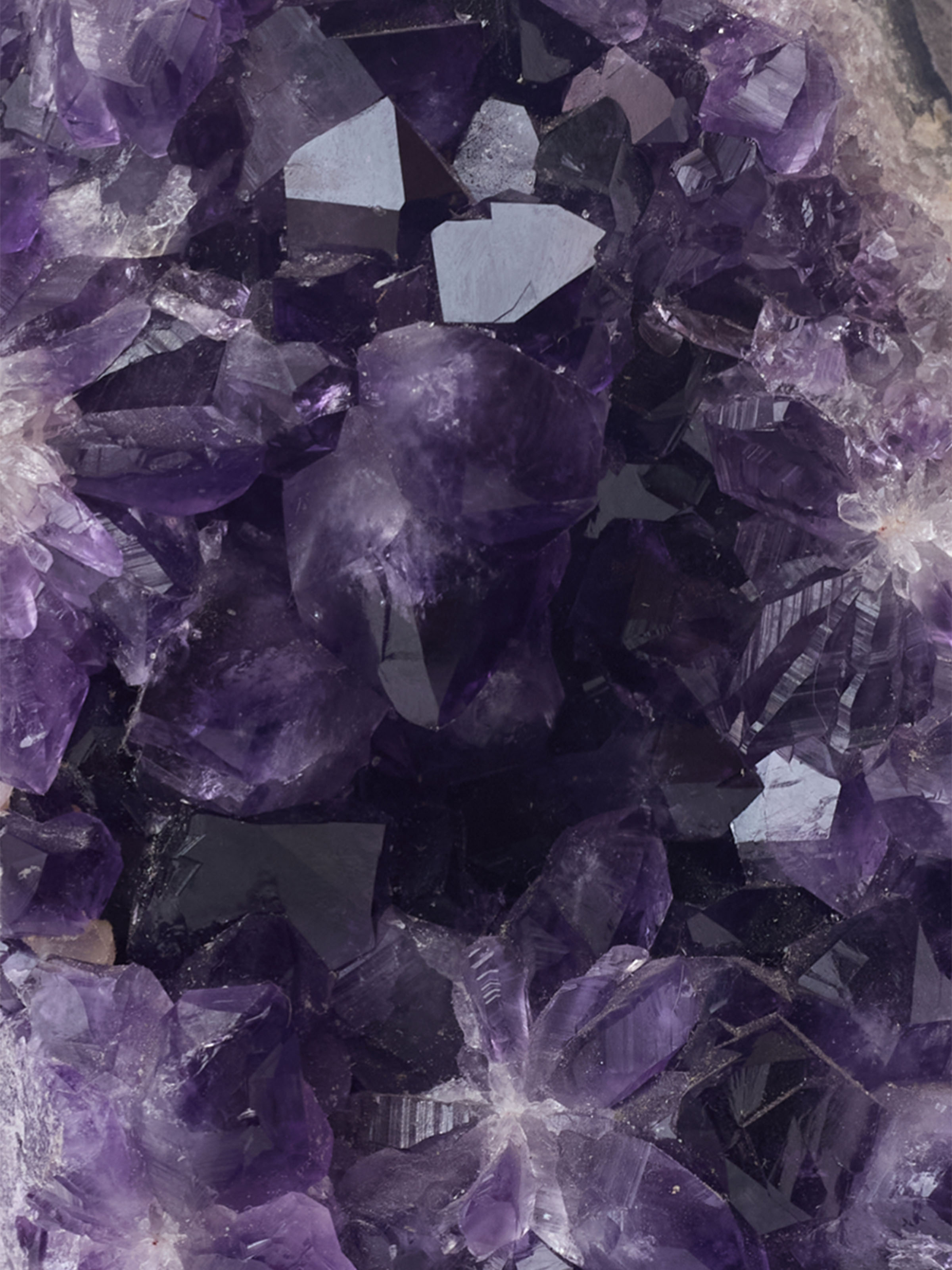 Top view of the Gemstone Amethyst Short Geode Healing Stone