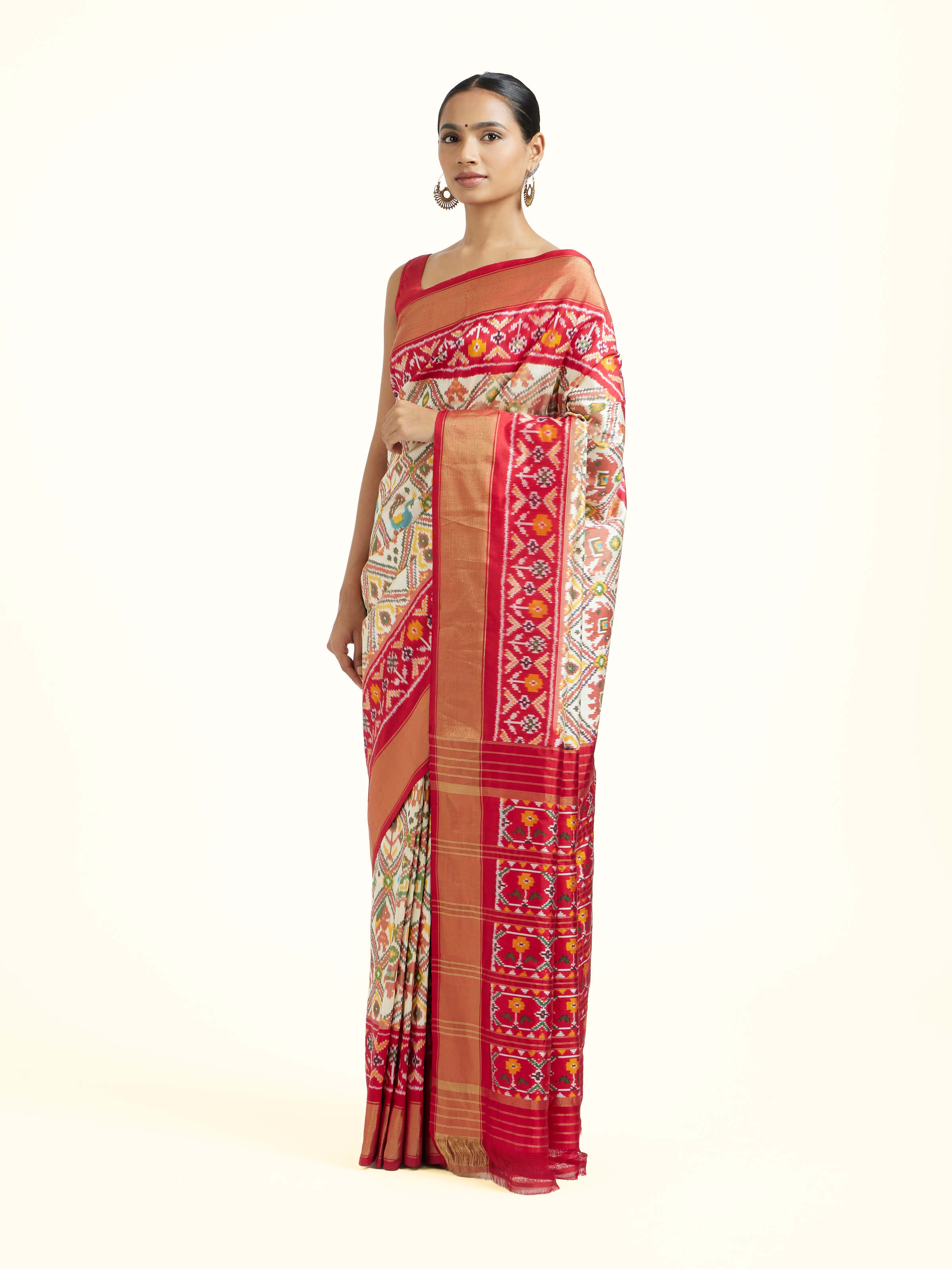 Off White Mulberry Silk Pochampally Weft Ikat Saree