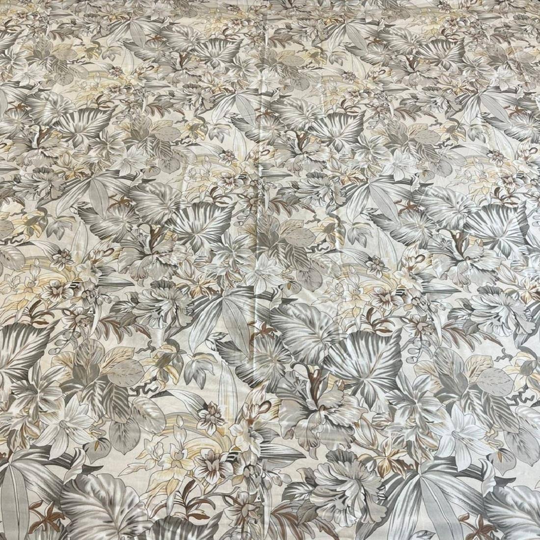 Threads Silky Touch Camri Series Premium Super King Size Flat Bedsheet 275 x 275 cms