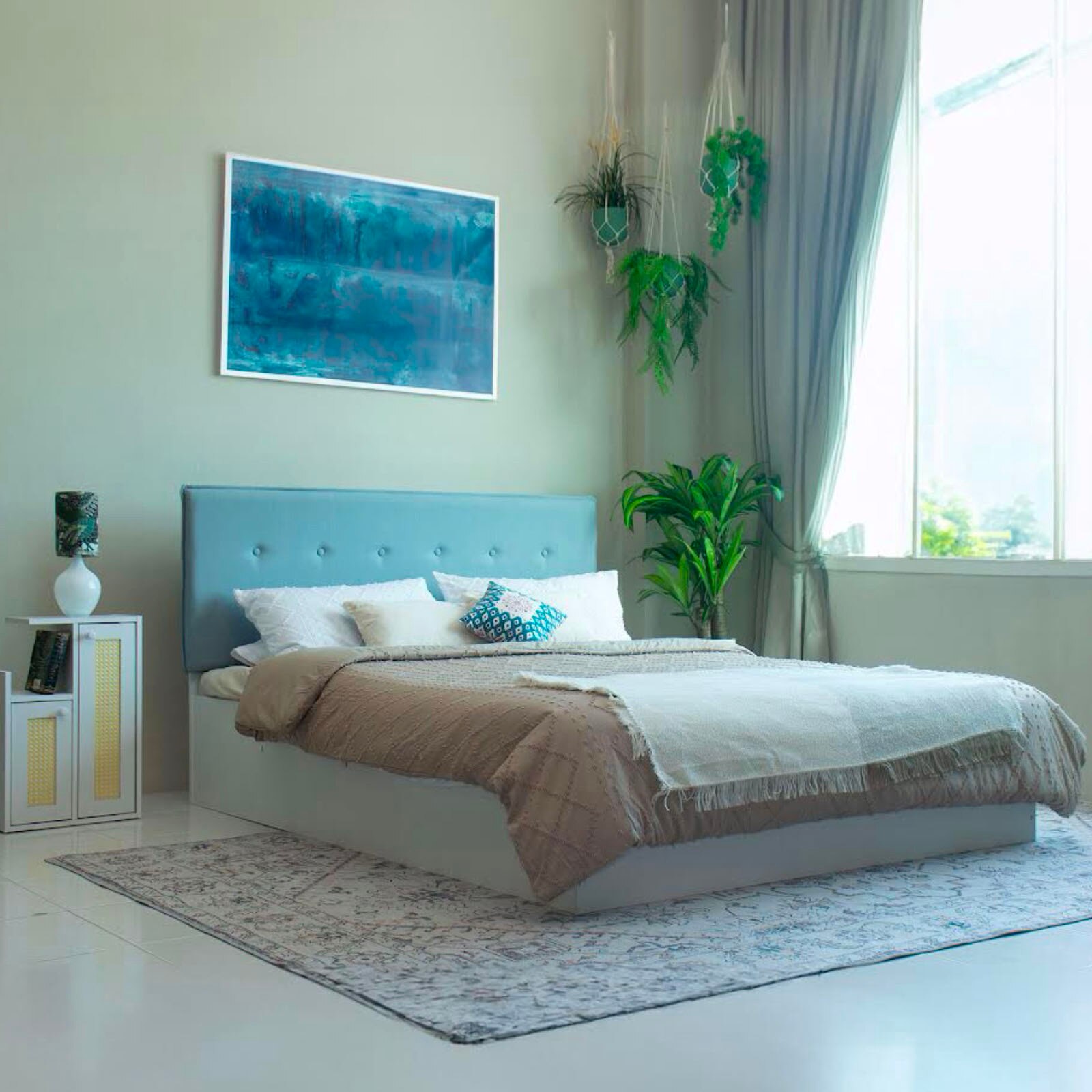 Virabhad Bed With Premium Leatherette Fabric And Hydraulic Storage - Queen Bed