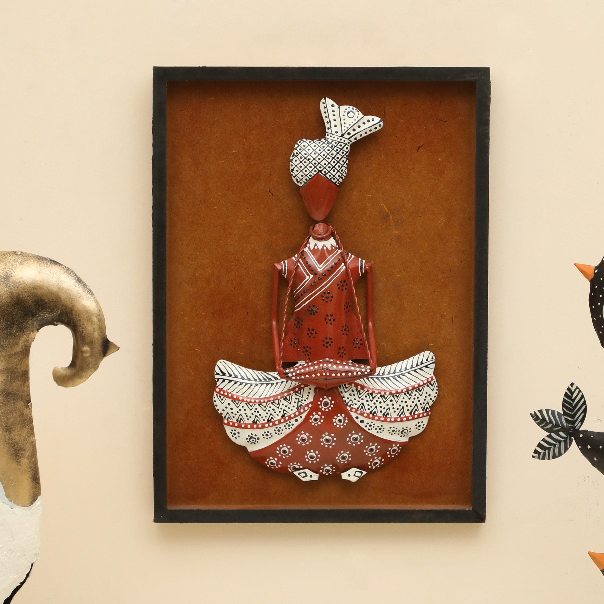 W-Akemi Abstract Metal Wall Decor in Multicolor Set of 1 - Vedas Exports