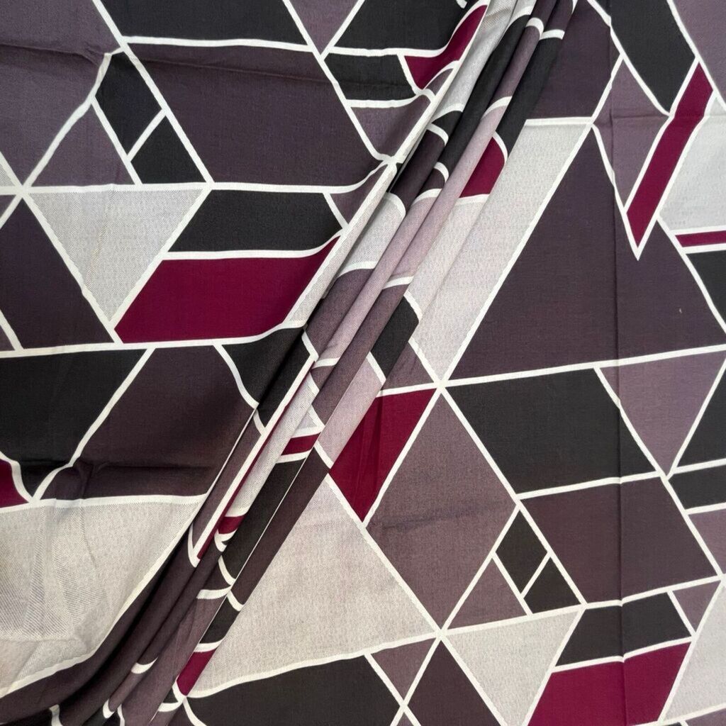 Grey Geometric 400 TC Cotton Fitted Queen Bed Size Bedsheet With 2 Pilllow Covers  Threads