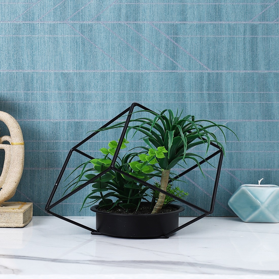 Artificial Ponytail Indoor Plant With A Metal Stand - Tayhaa