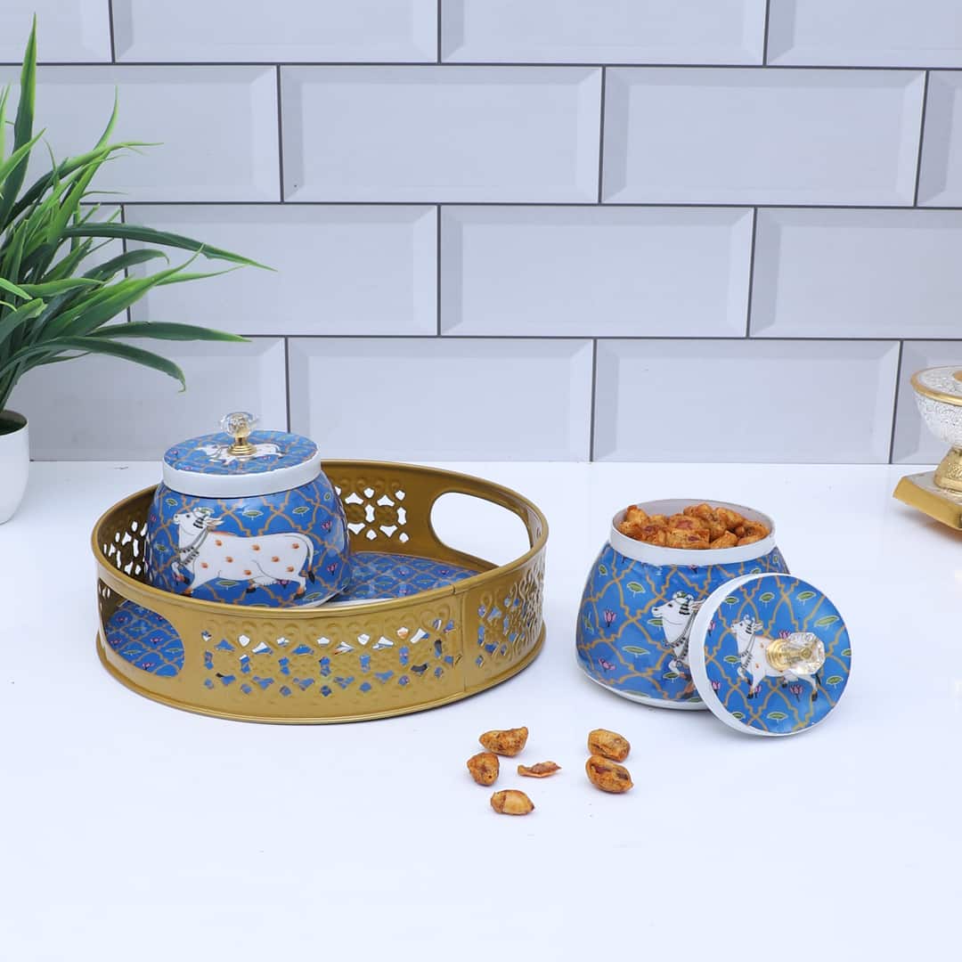 Cow Round Basket With Jar Set Of 3 In Gold Colour