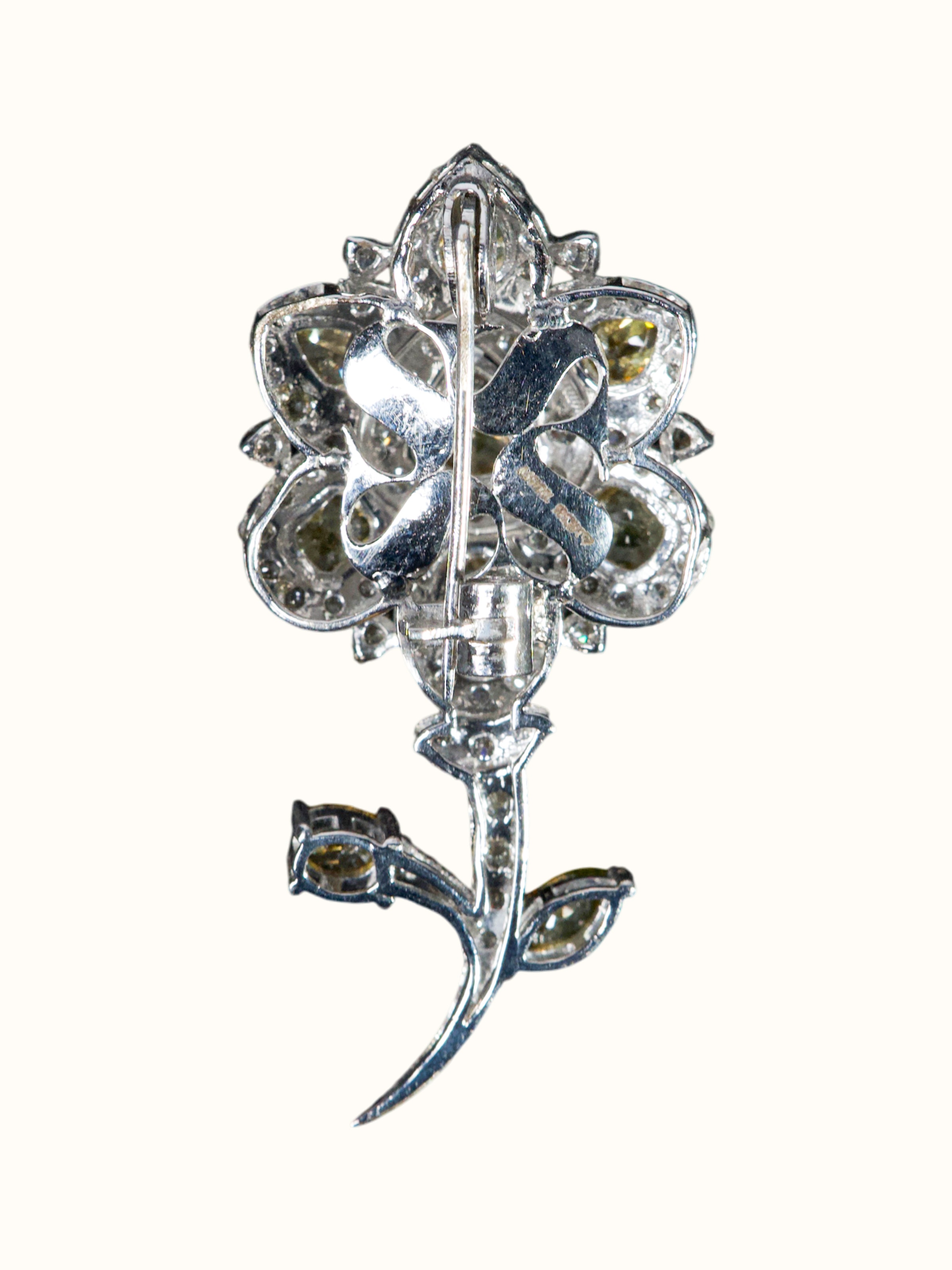 back view of open setting gold brooch pin with pin clasp