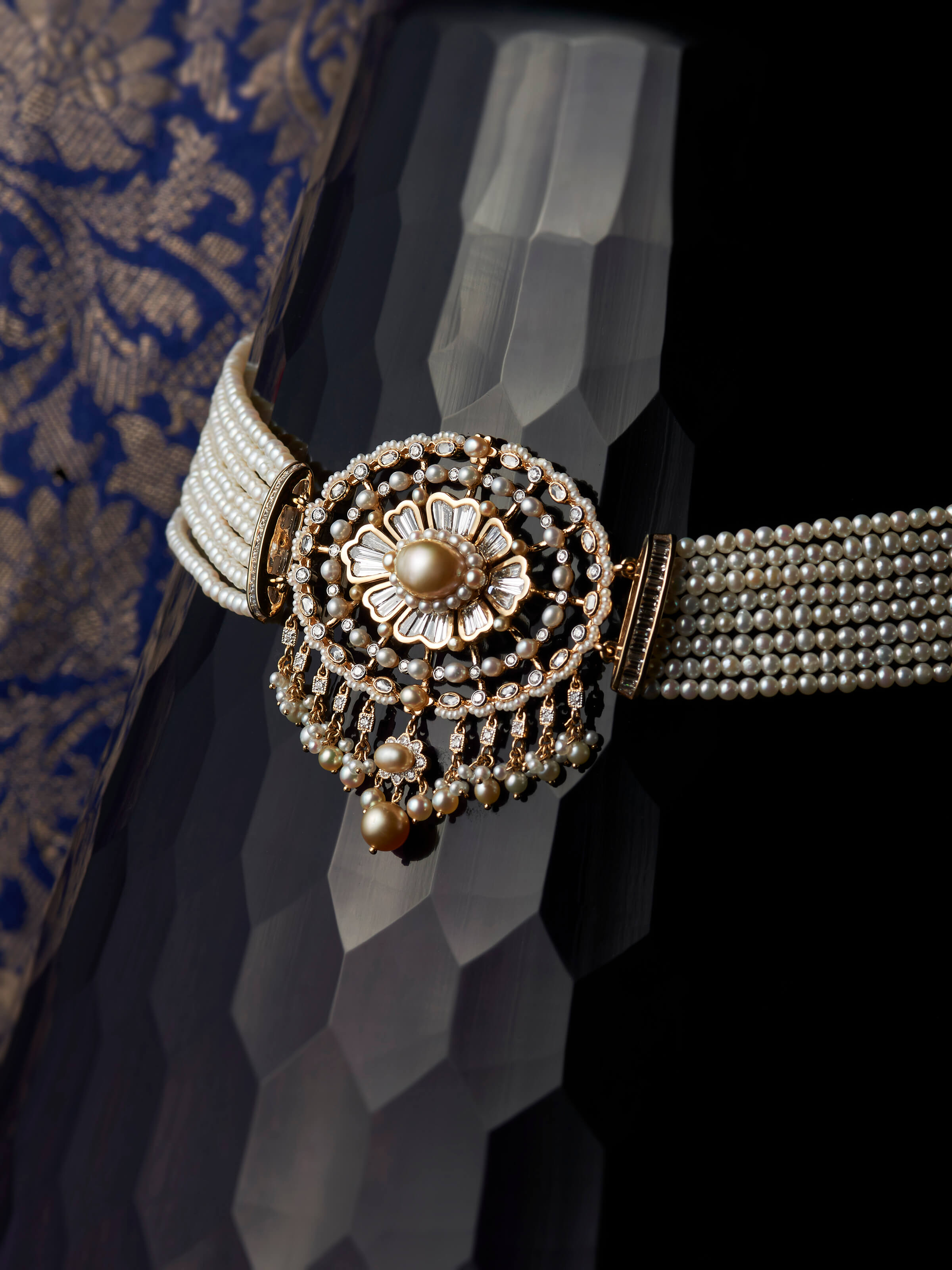 Jaal Powai 18 Karat Gold Choker