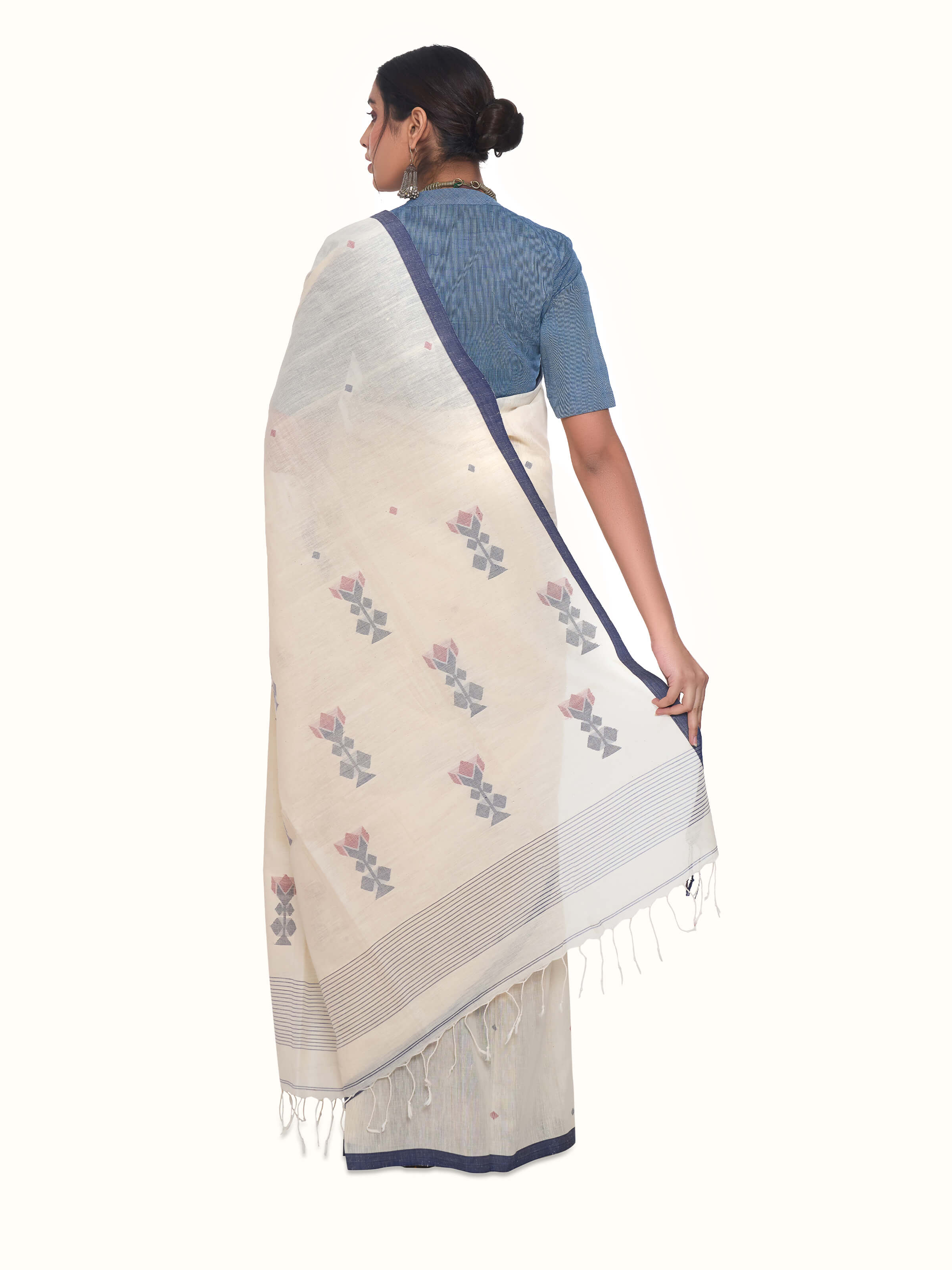 Back view of blue cotton Bengal saree displaying overall design