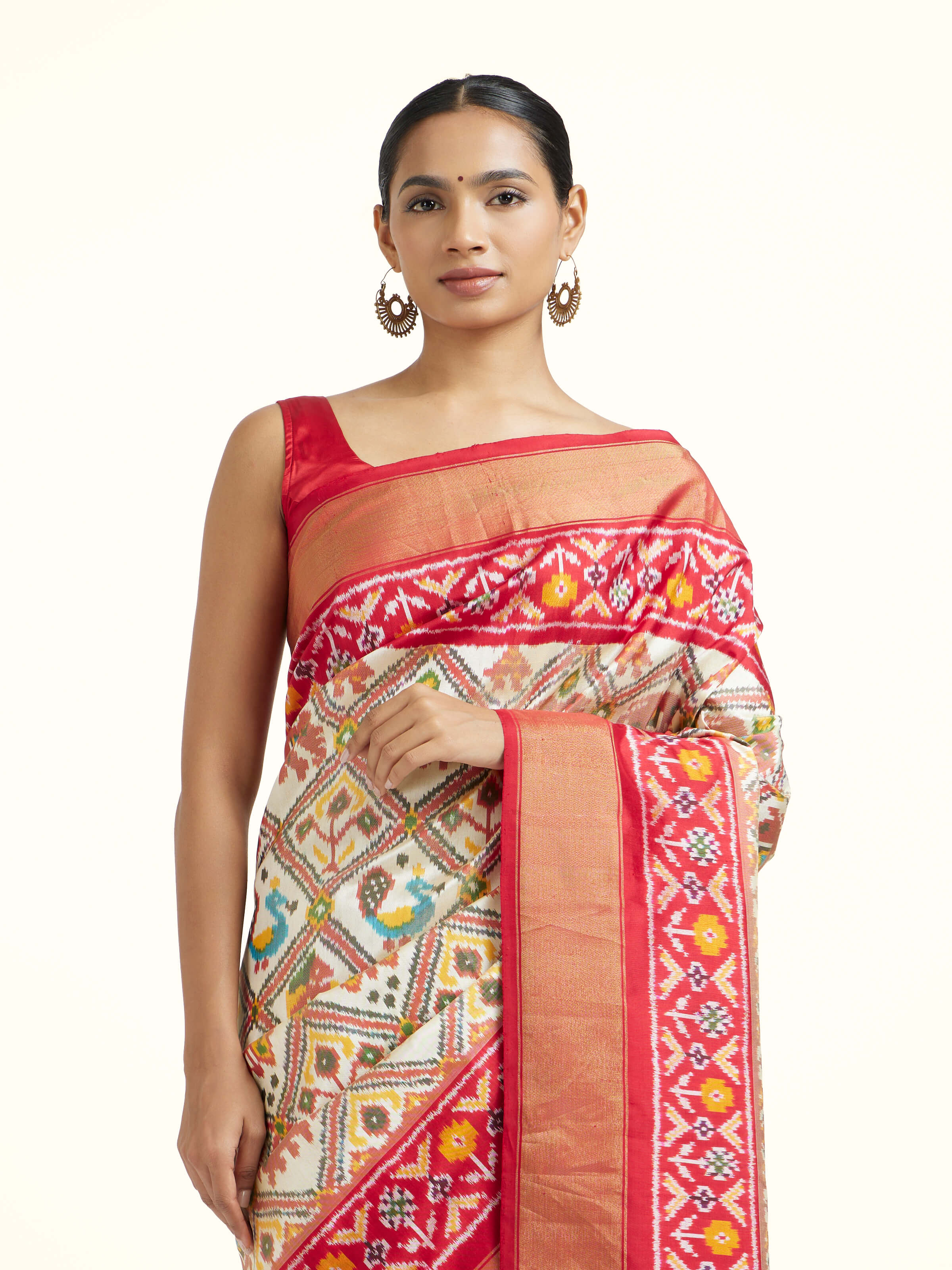 Off White Mulberry Silk Pochampally Weft Ikat Saree