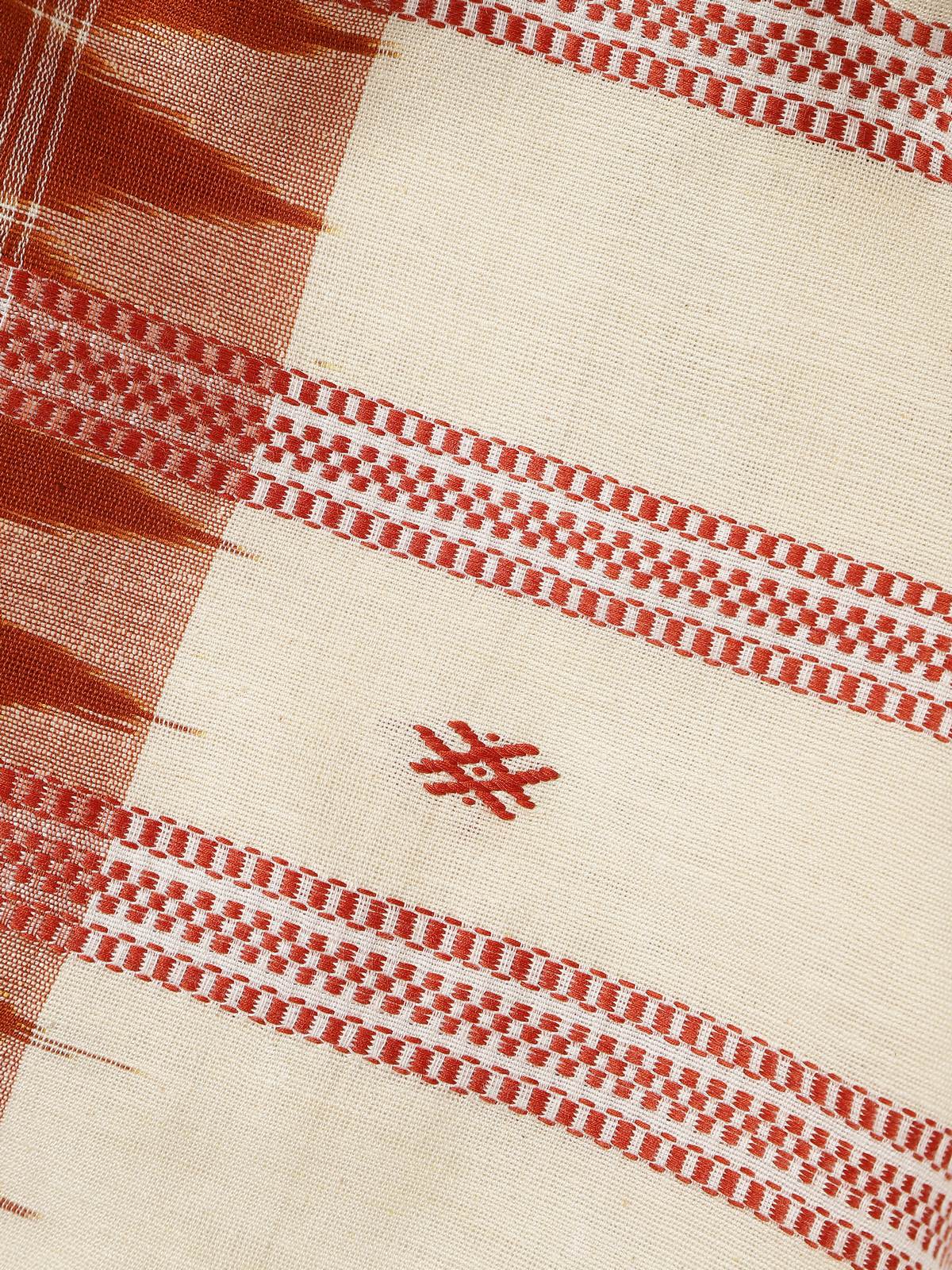 Detail view of maroon cotton silk stole capturing fine weave and fabric richness