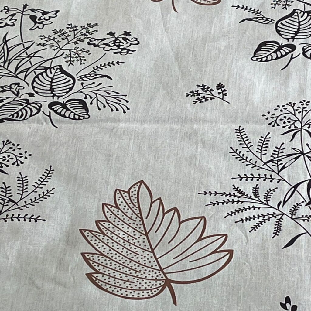 White Floral 400 TC Cotton Fitted Super King Size Bedsheet With 2 Pilllow Covers  Threads