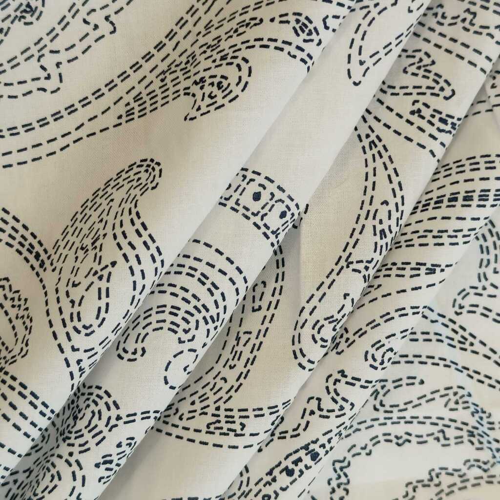 White Color Floral 400 TC Cotton Flat Super King Bed Size Bedsheet With 2 Pilllow Covers  Threads