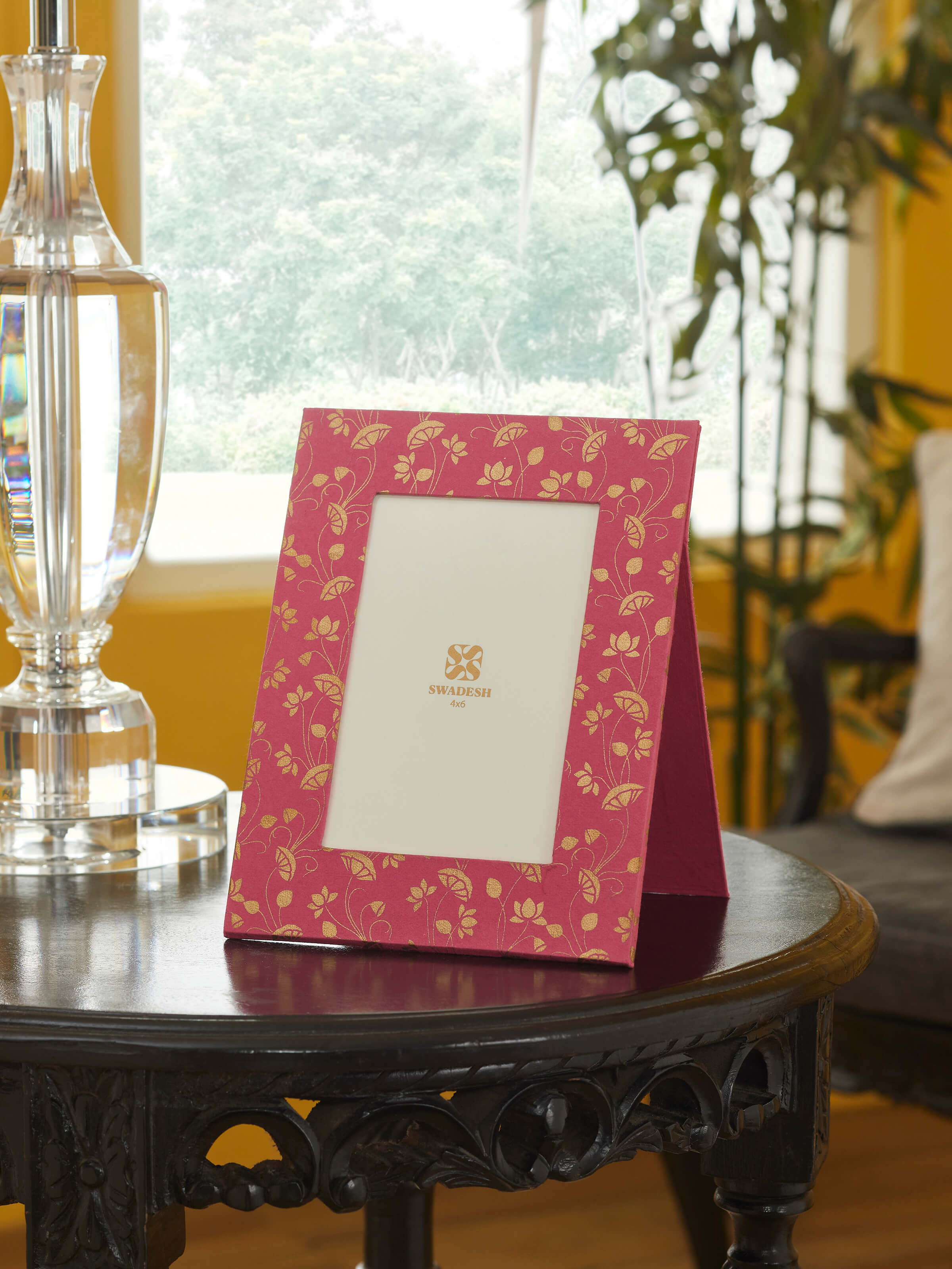 Handcrafted paper photo frame – side view