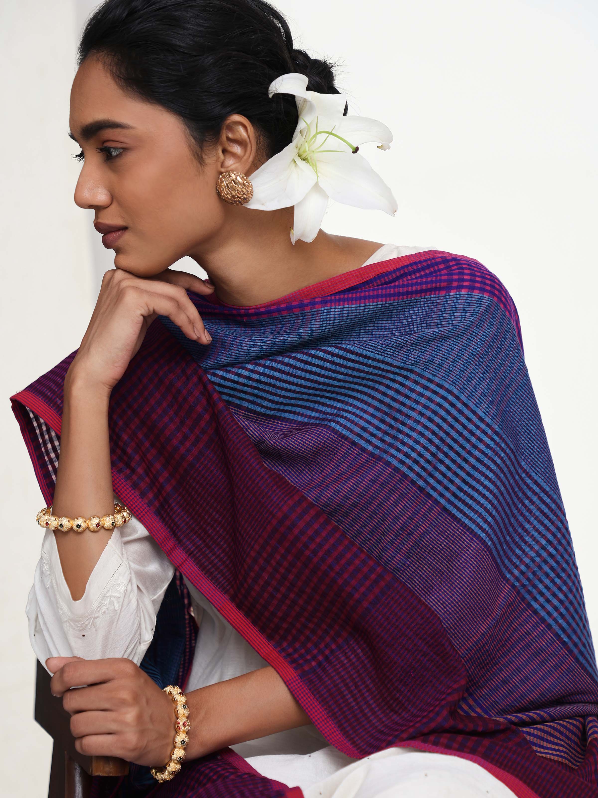 Detail view of cotton silk Bengal handloom stole showcasing fabric texture and craftsmanship