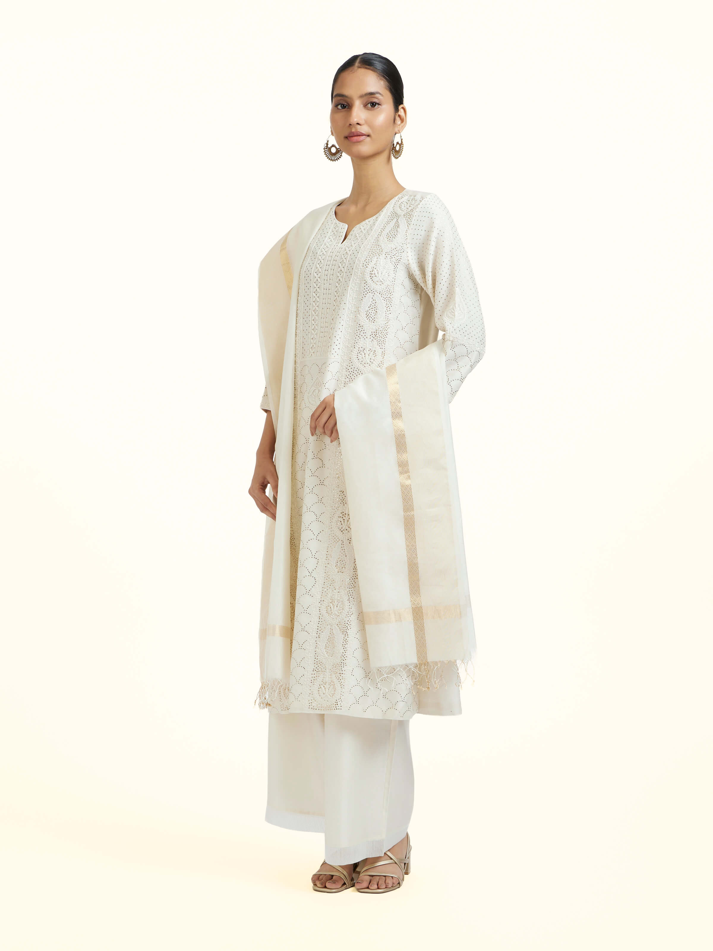 Off-white Cotton Silk Maheshwari Zari Border Dupatta