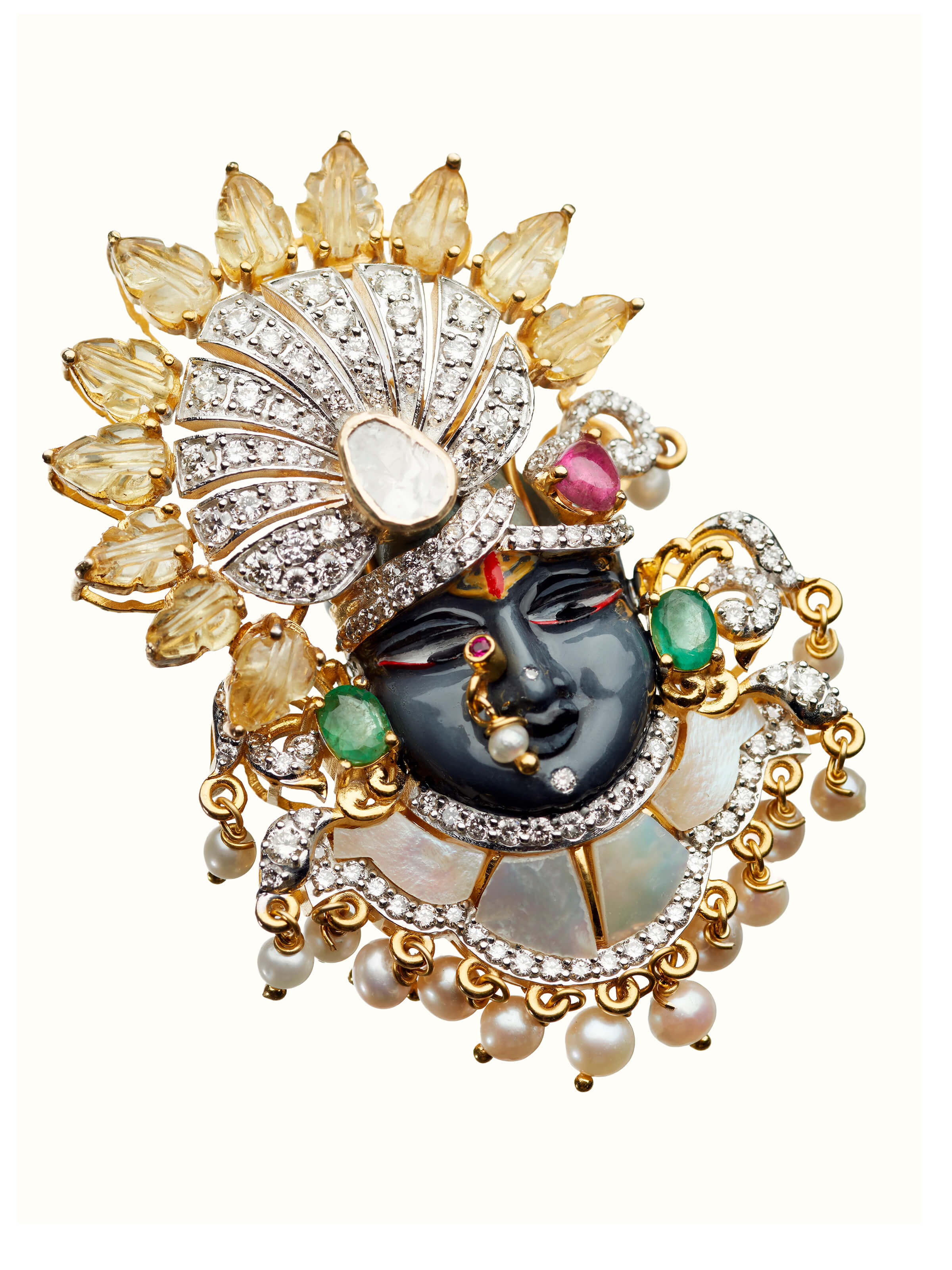 angled view of open setting 14 karat gold brooch