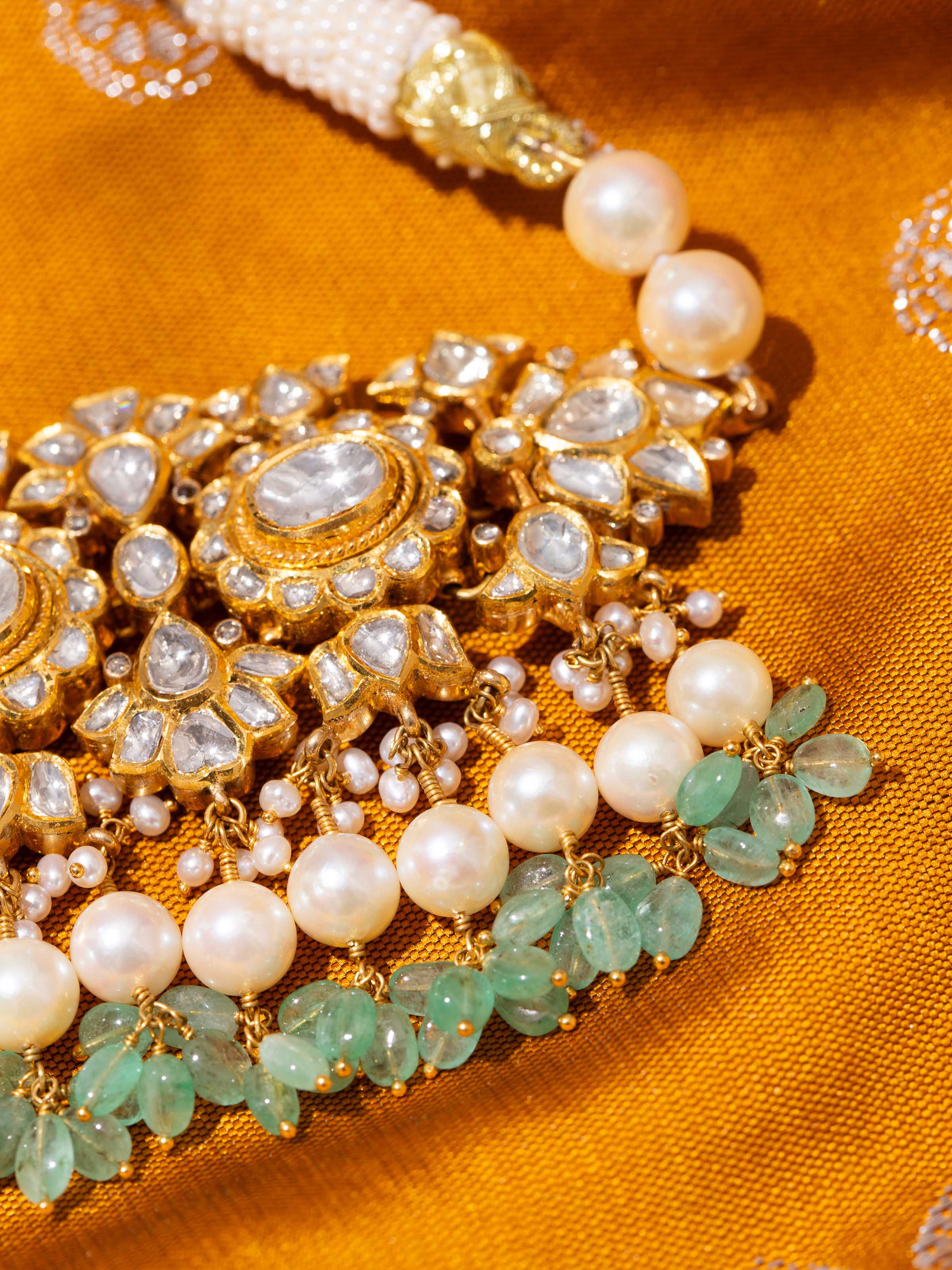 Jadau 18 Karat Gold Choker