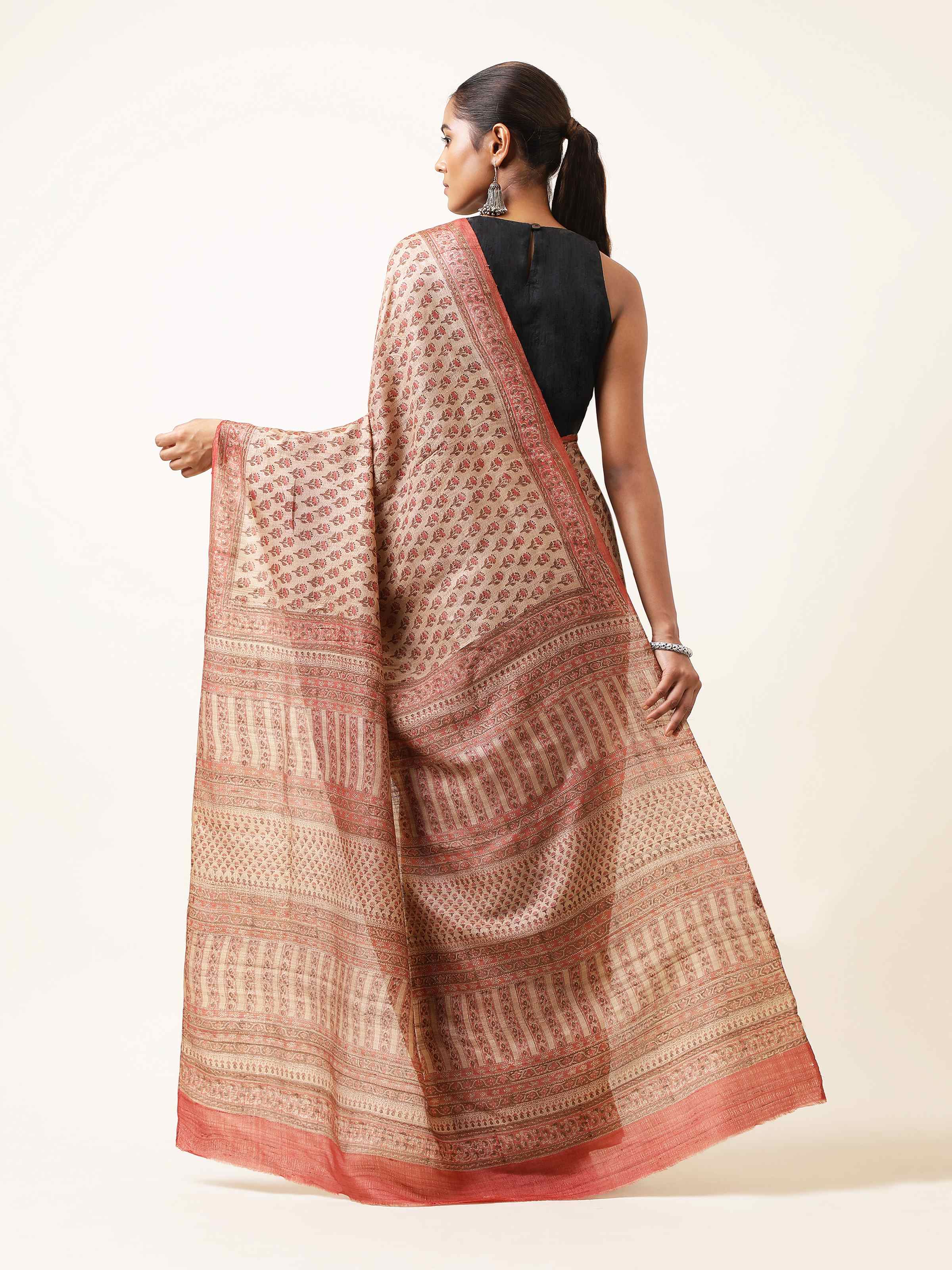 Back view highlighting length and print continuity