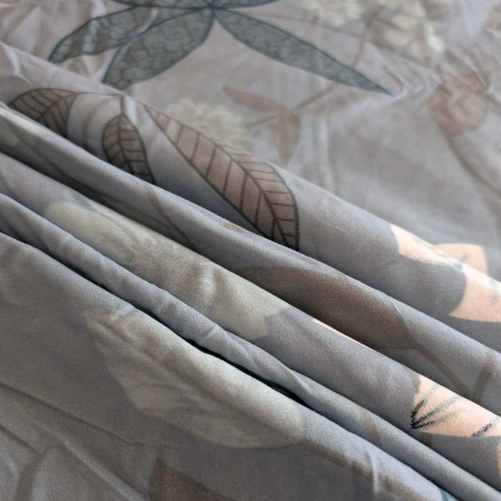 Green Floral 270 TC Glaze Cotton Fitted Queen Size Bedsheet With 2 Pilllow Covers