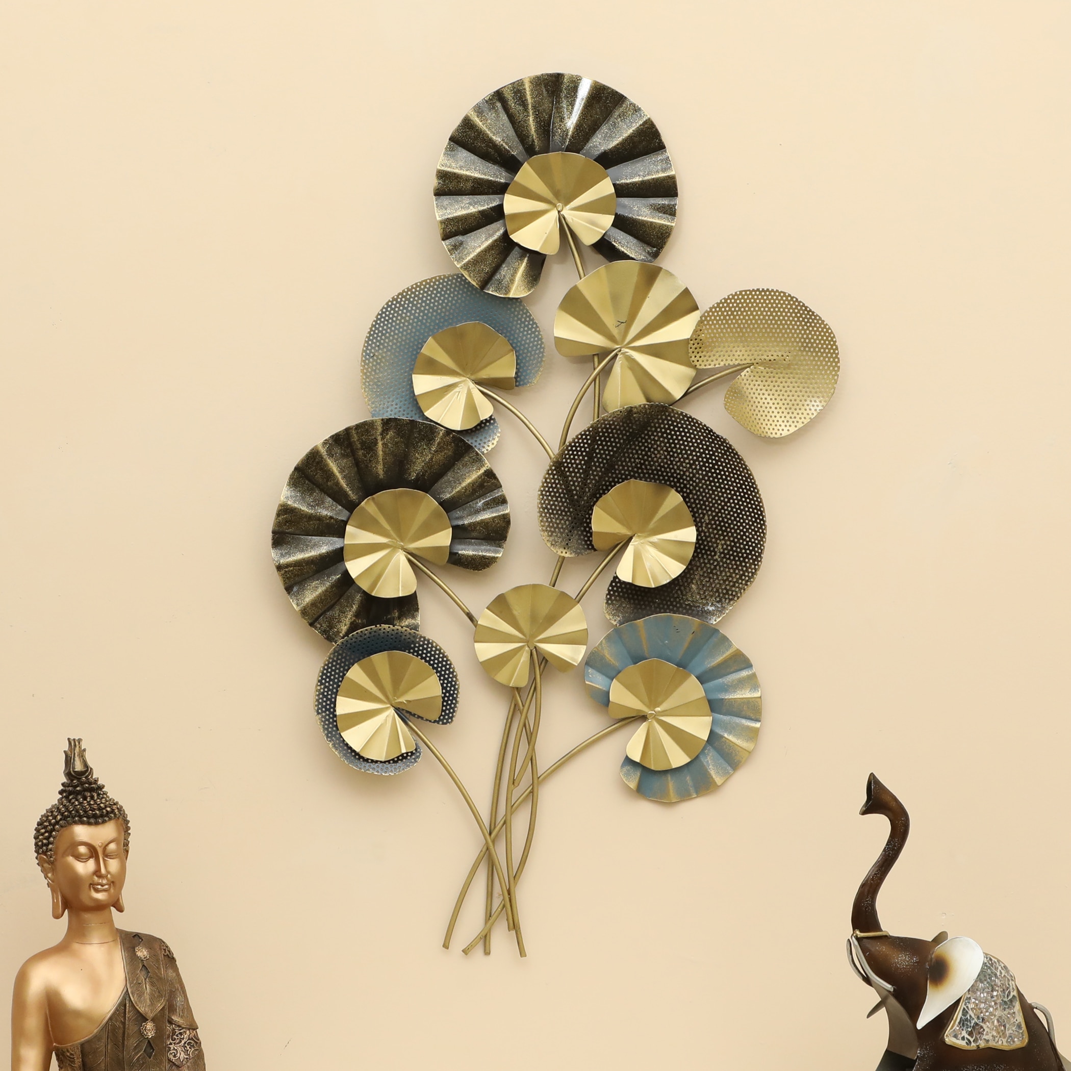 W-Avery Abstract Metal Wall Decor in Multicolor Set of 1 - Vedas Exports