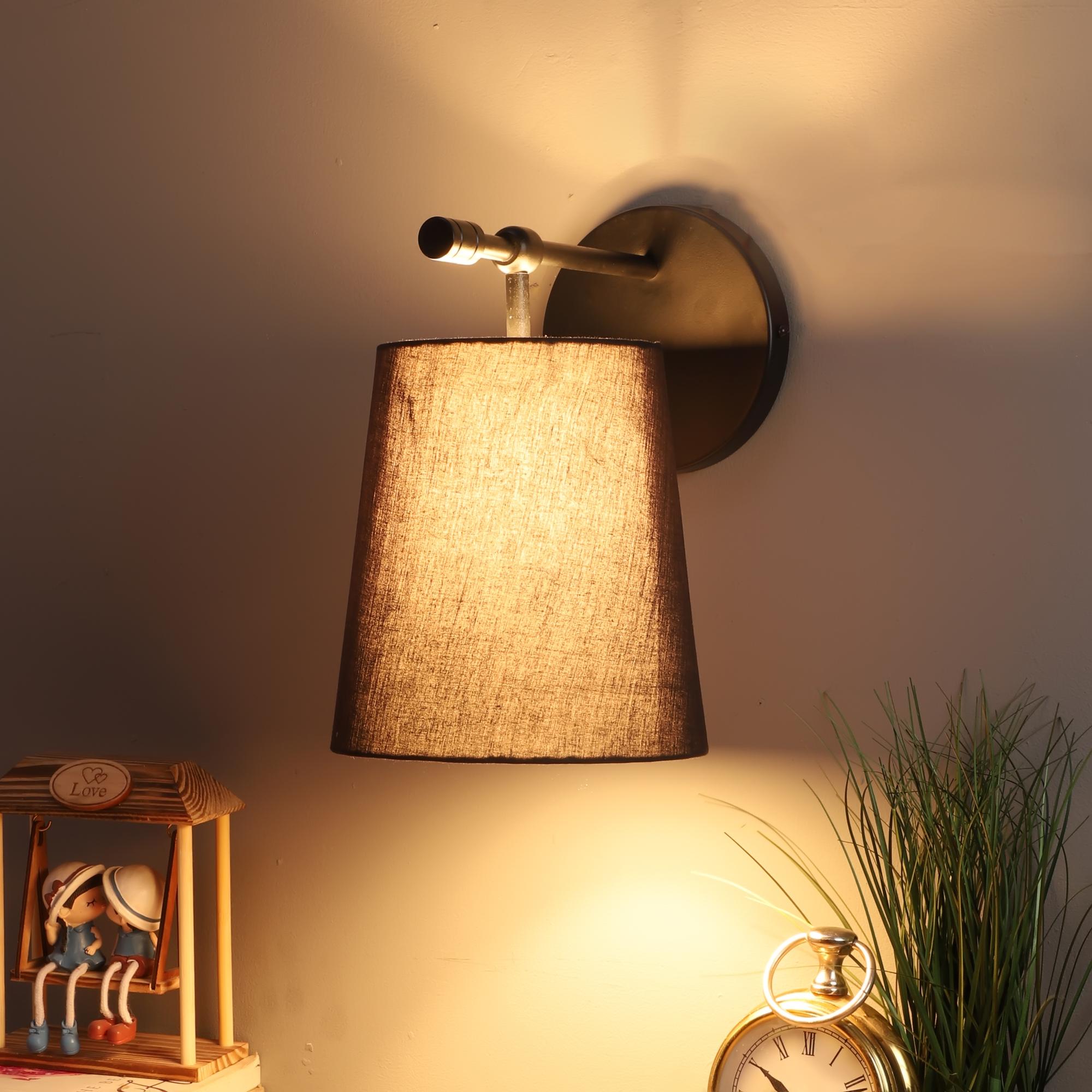 Sphynx Wall Lamp, Black