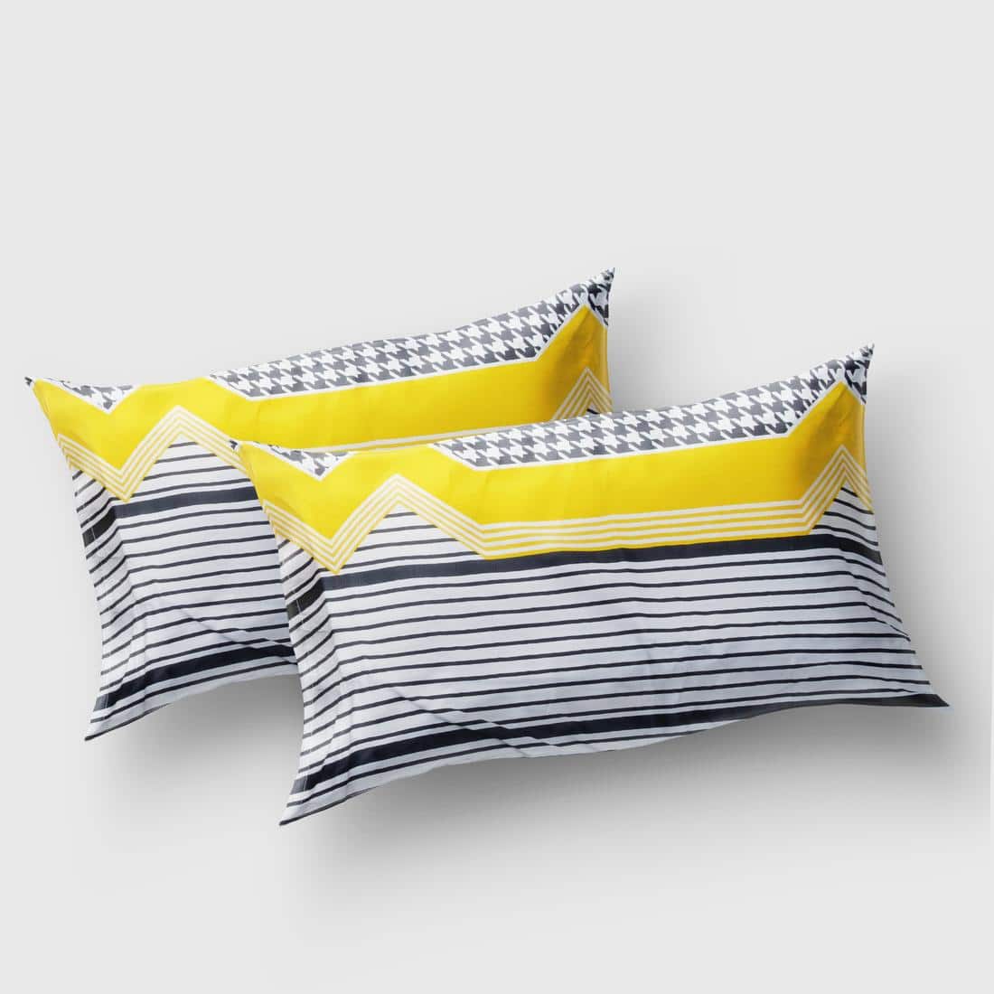 High Quality Cotton Double bed Fitted Bedsheets 275cmsx 235 cms ( Pillows 46 x 49 cms)