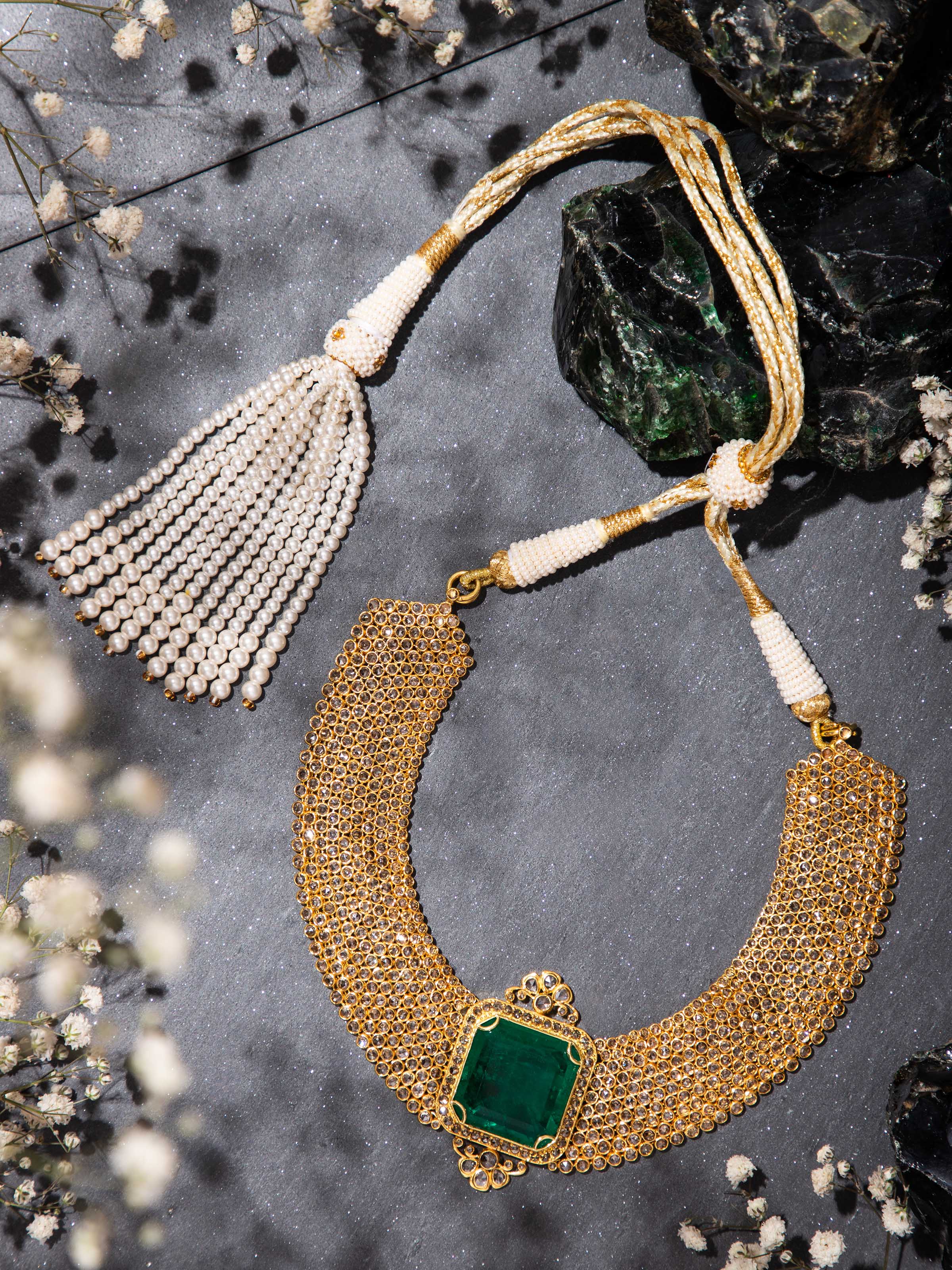 Close-setting 18 Karat Gold Choker