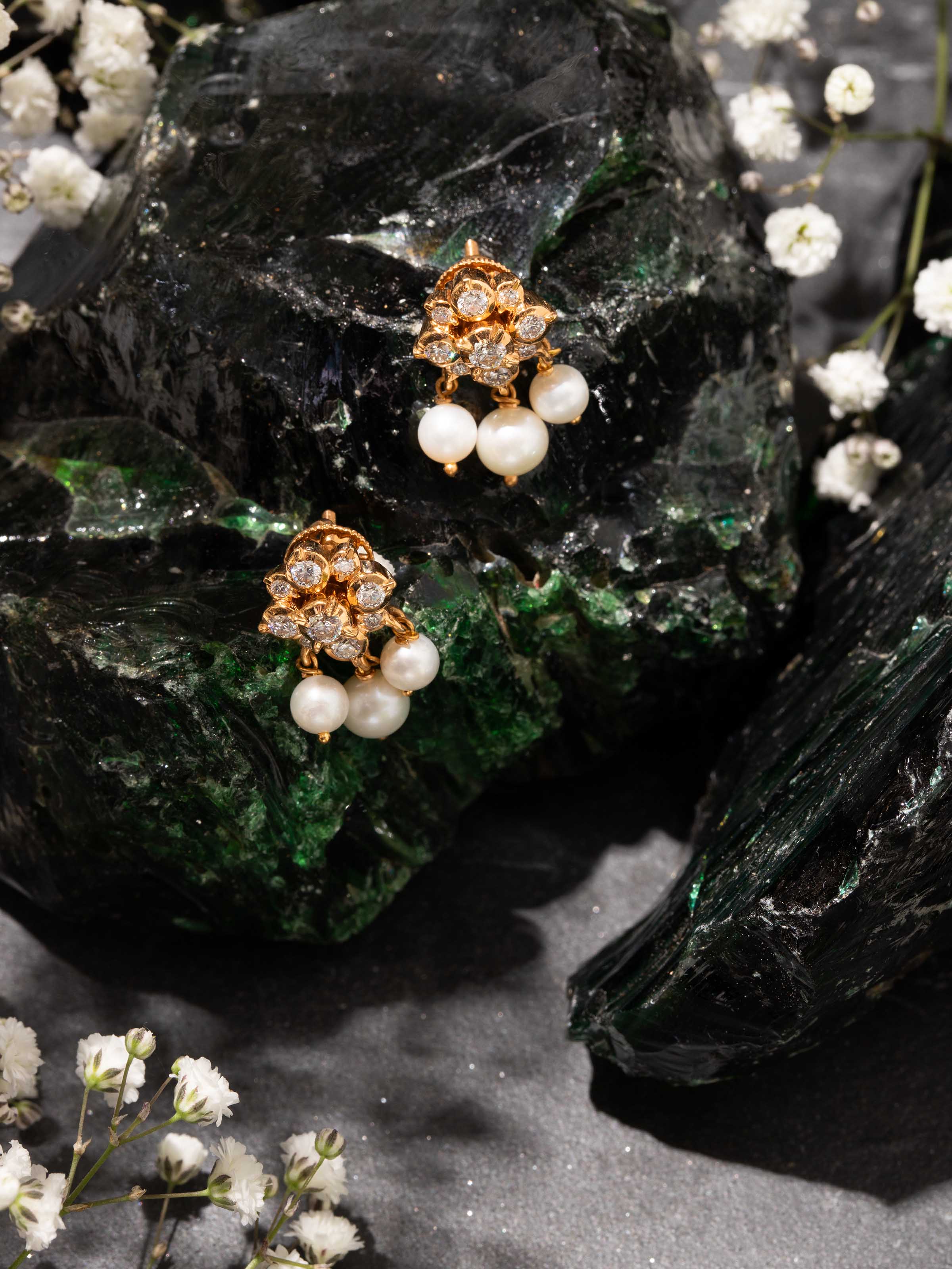 Close-setting 22 Karat Gold Drop Earrings