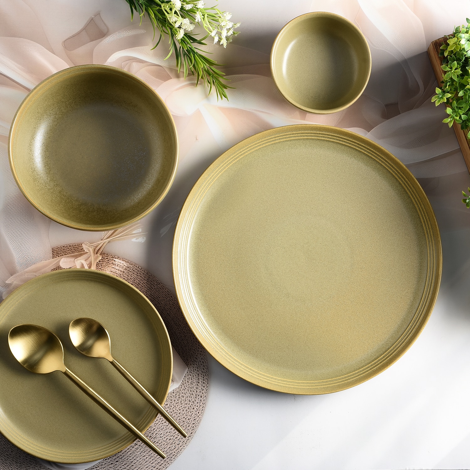 Umber Classic Stoneware Dinner Set - Simply Soho