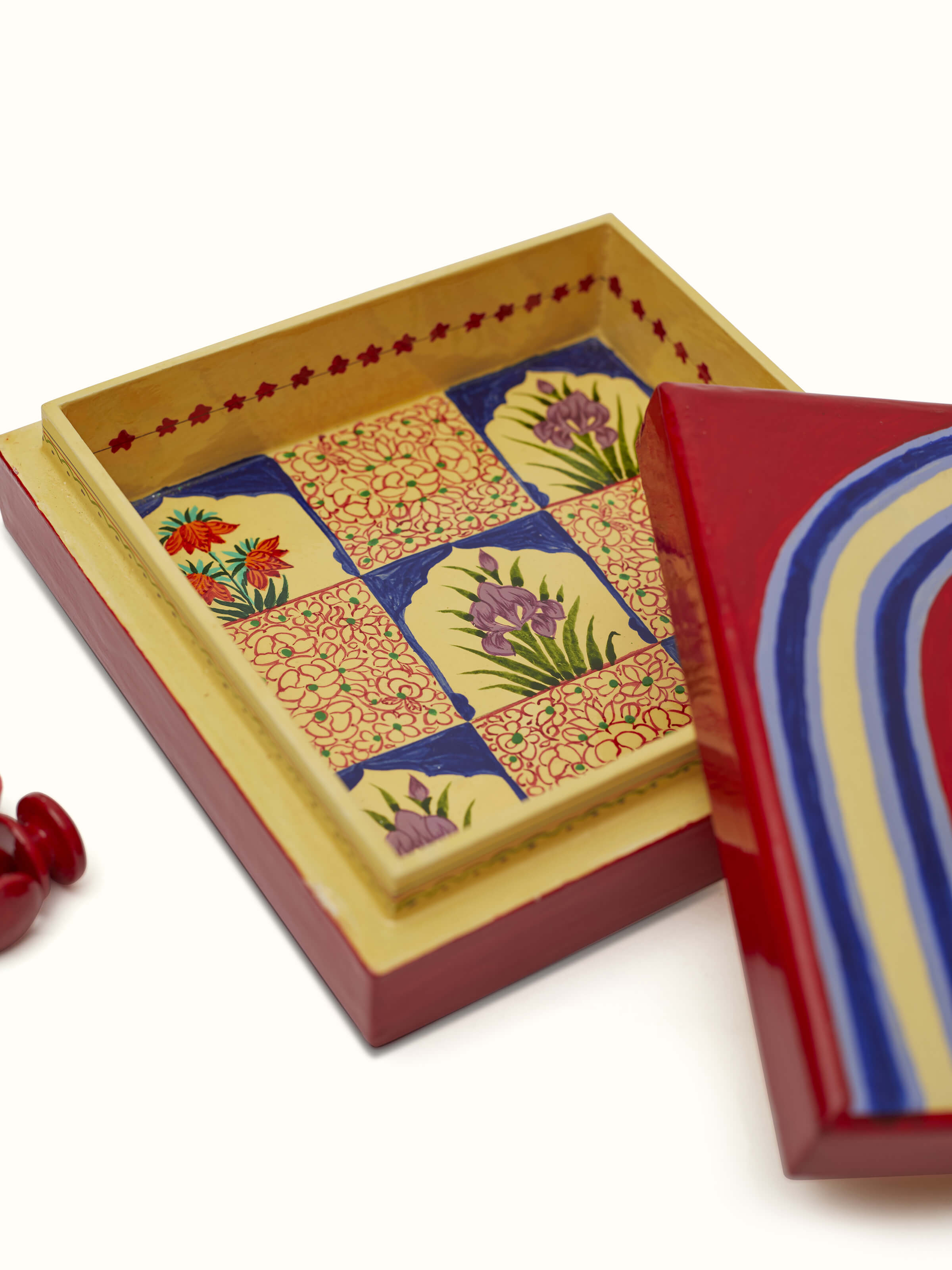 Detailed view of Papier Mache Zarabzero Knots & Crosses Board Game by Swadesh focusing on its fine paper mache craftsmanship.