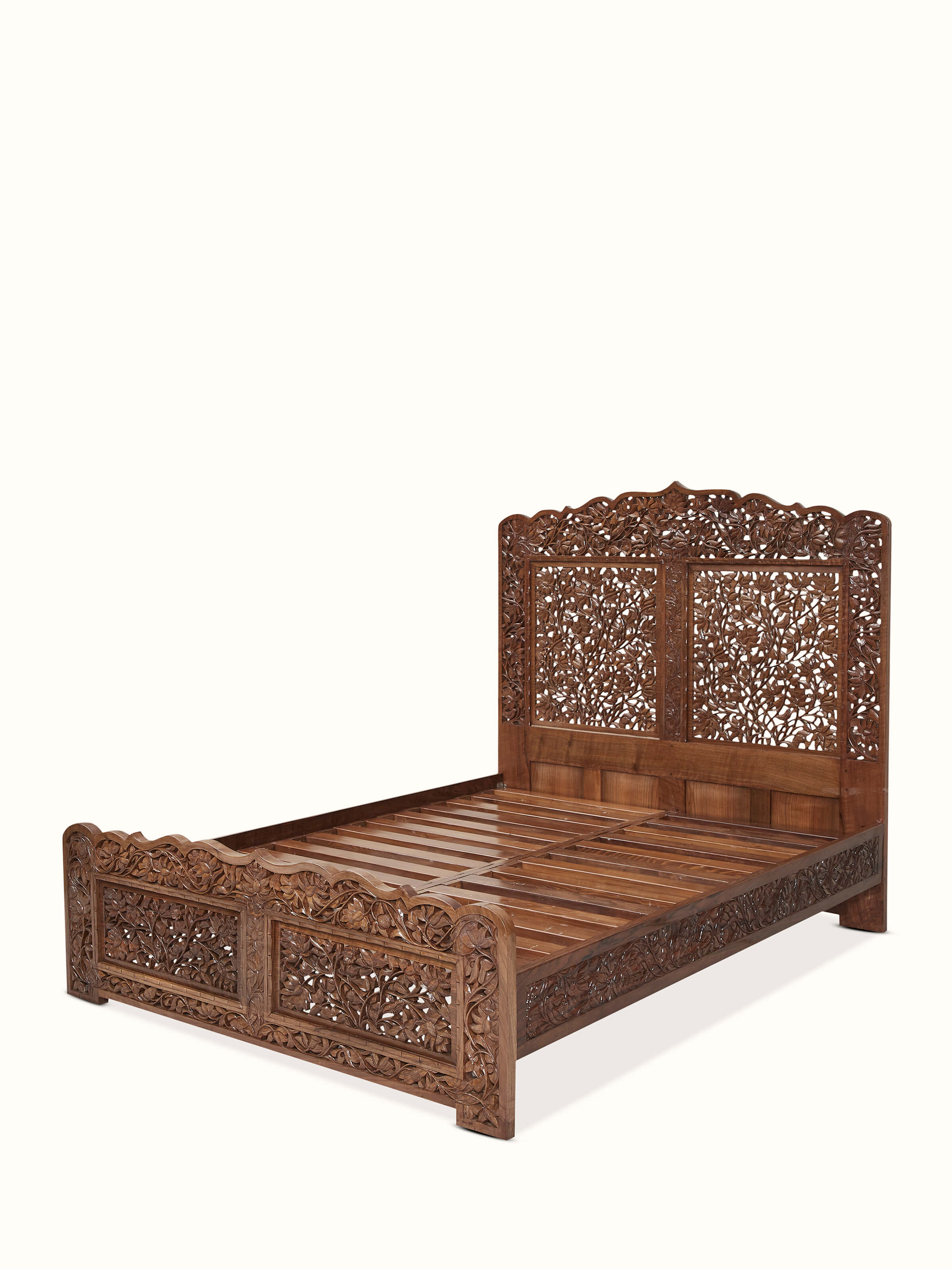 Carved Walnut Wood Queen-size Bed