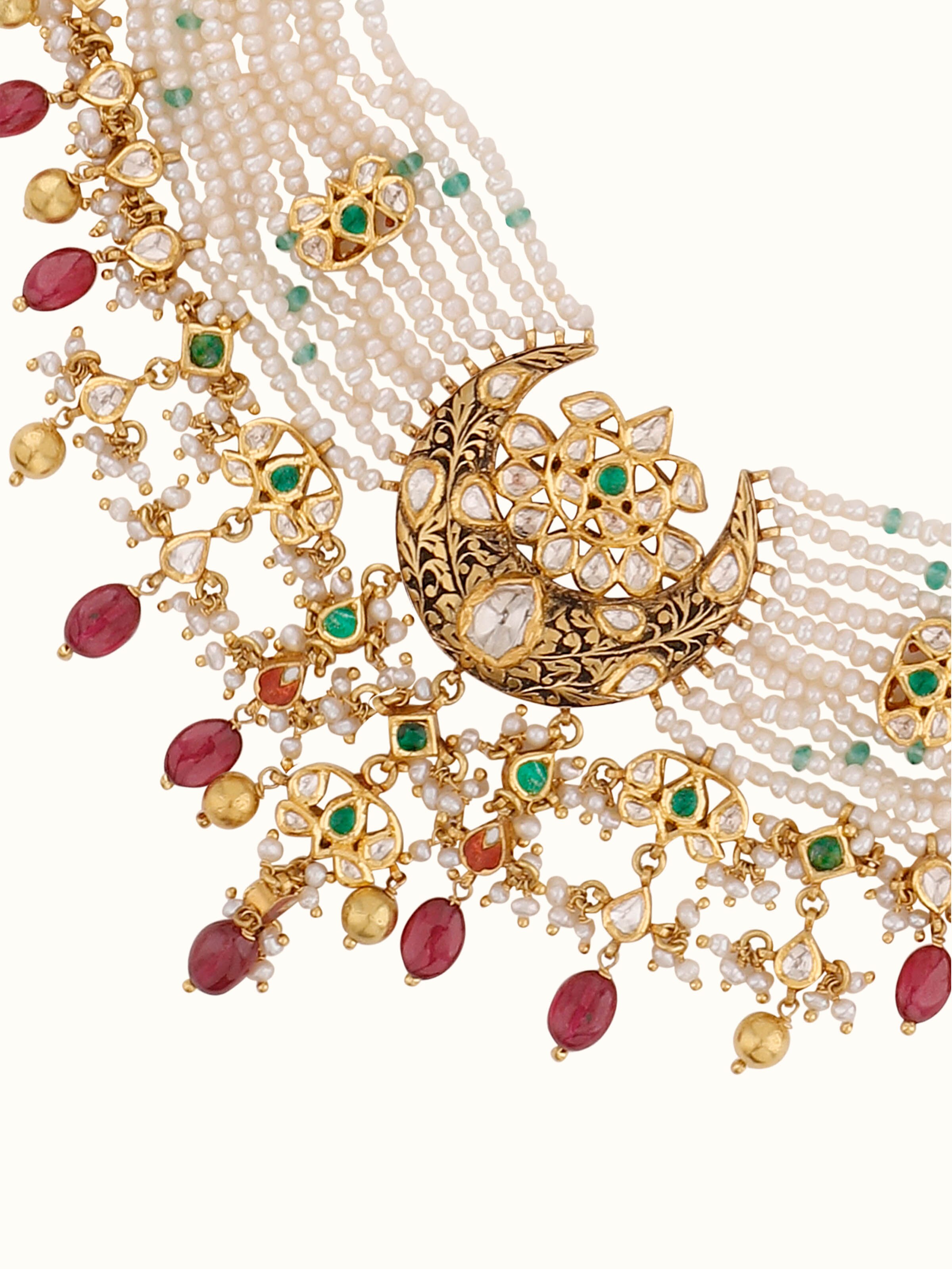 Side view of Partash 18 karat gold choker