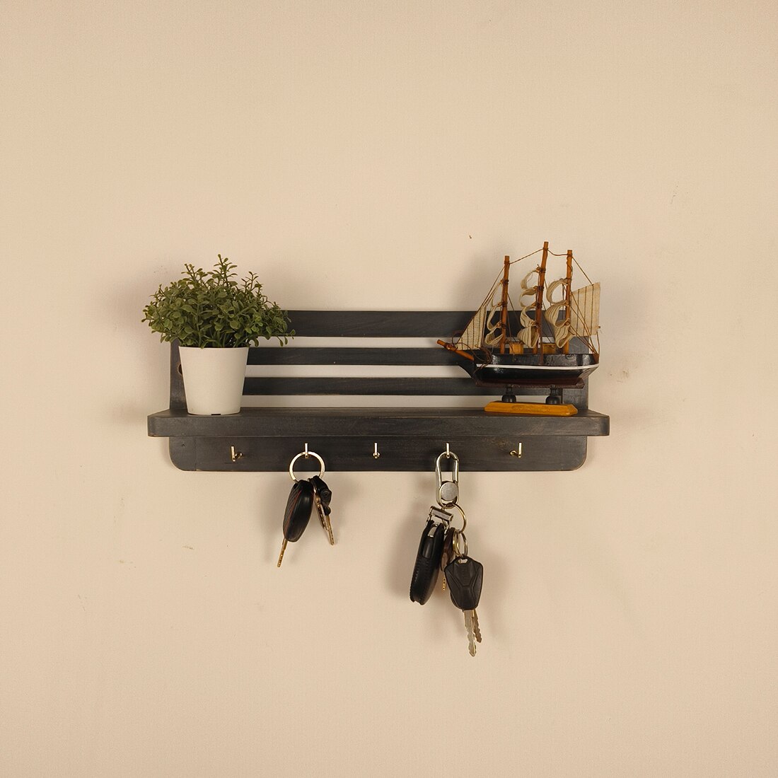 Regus Wooden Wall Shelf Organiser With Key Holders