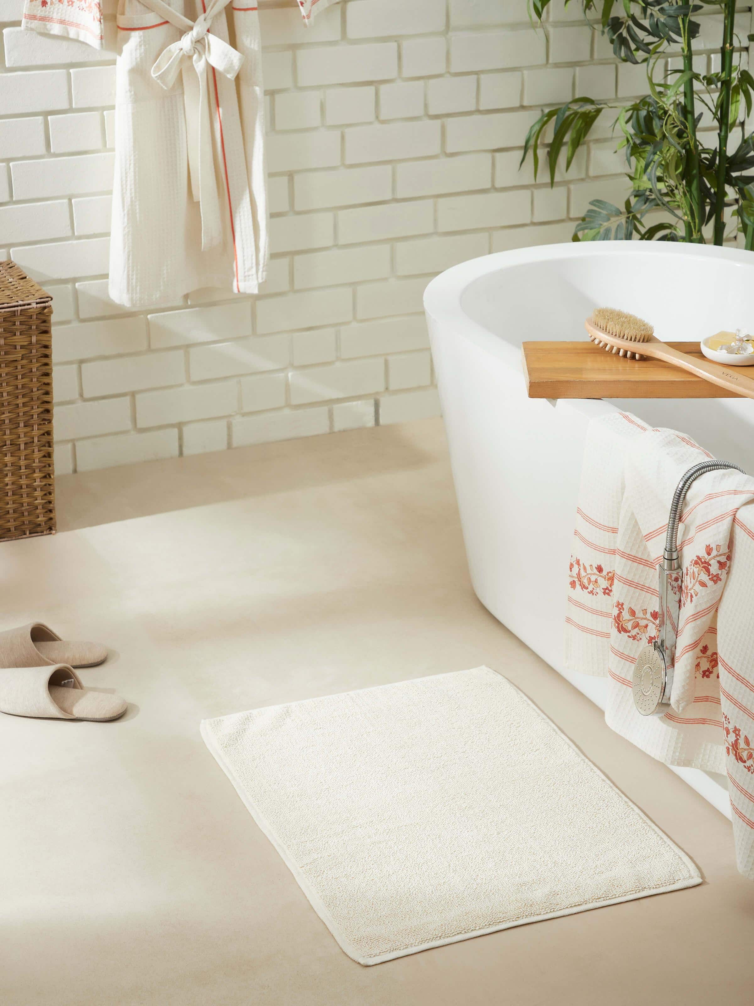 Nityam Solid Ivory Cotton Bath Mat