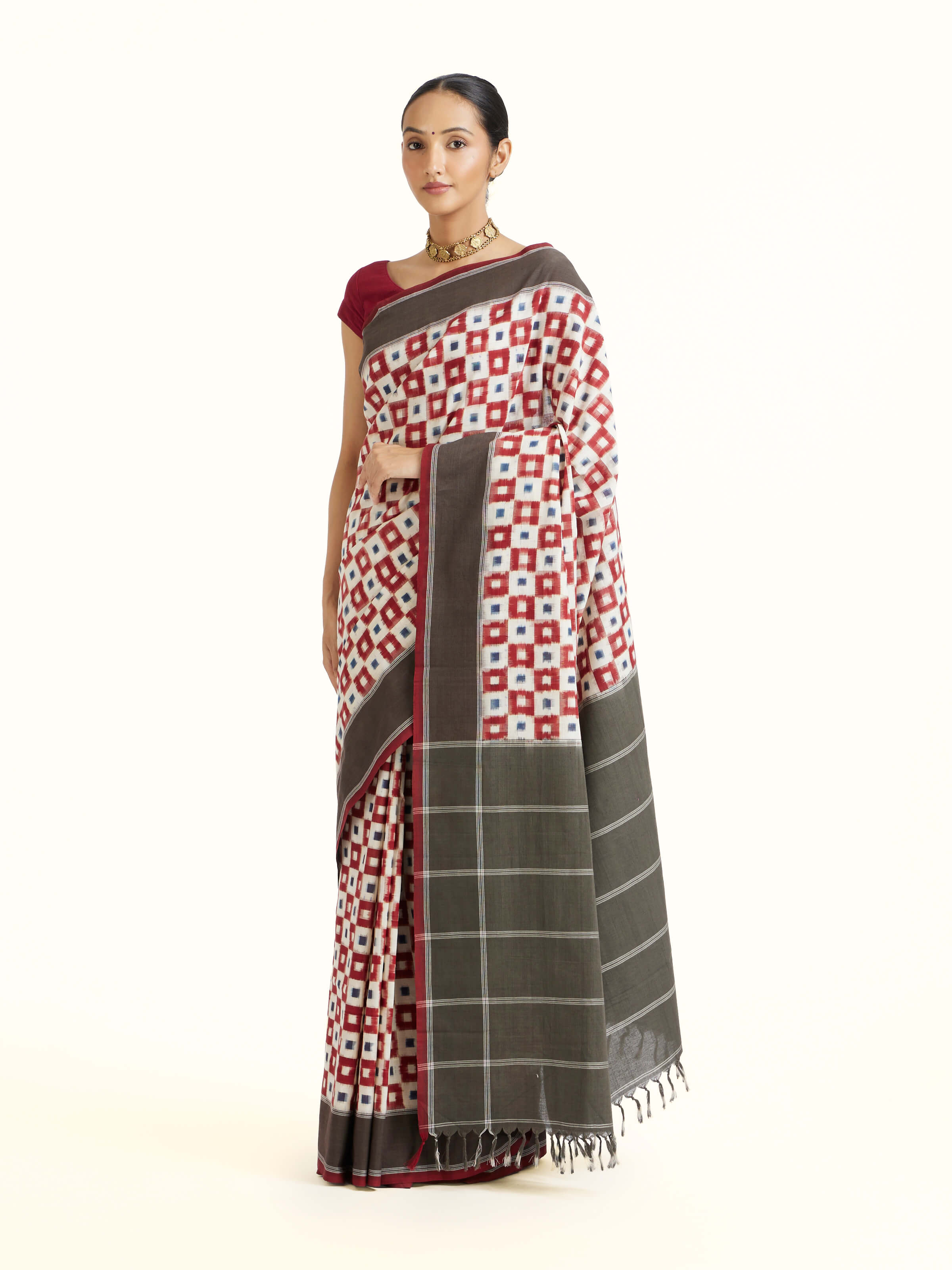 Side view of the Brown Pochampally Ikat Handloom Cotton Saree