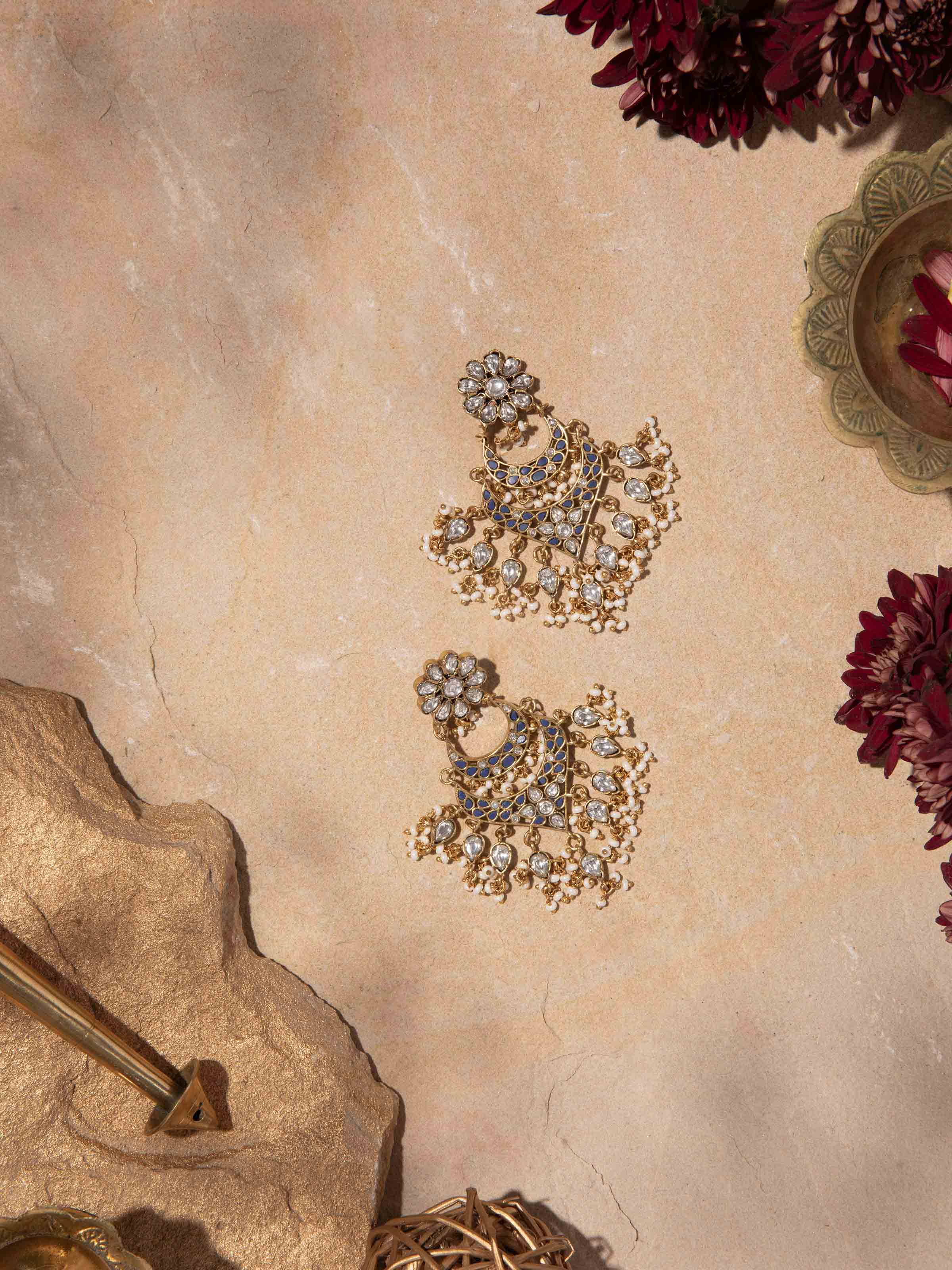 Back view highlighting the structure and finishing of the Chandbalis