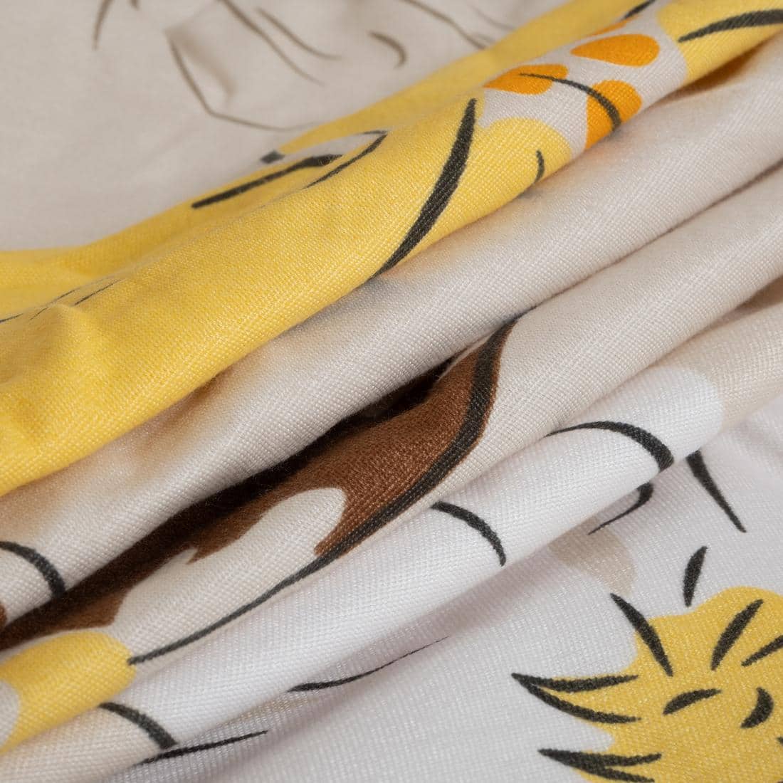 High Quality Cotton mix Double bed Fitted Bedsheets 275cmsx 275 cms ( Pillows 46 x 49 cms)