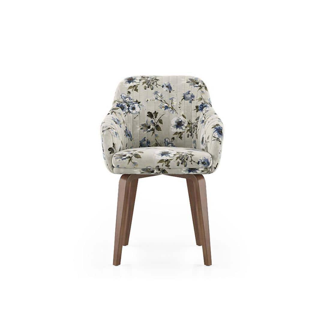 Atlas Solid Wood 4 Seater Dining Table With Rochelle Lounge Chairs