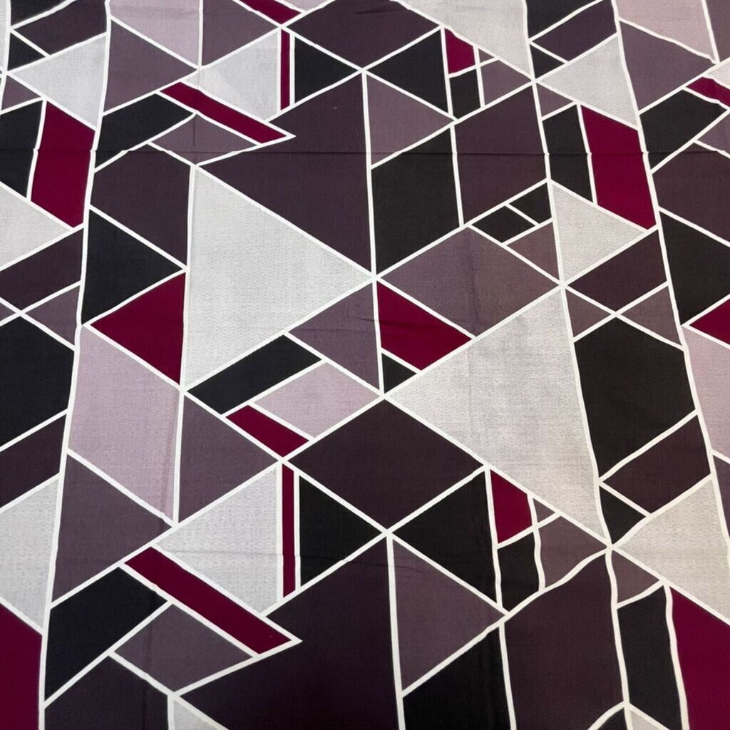 Grey Geometric 400 TC Cotton Fitted Queen Bed Size Bedsheet With 2 Pilllow Covers  Threads