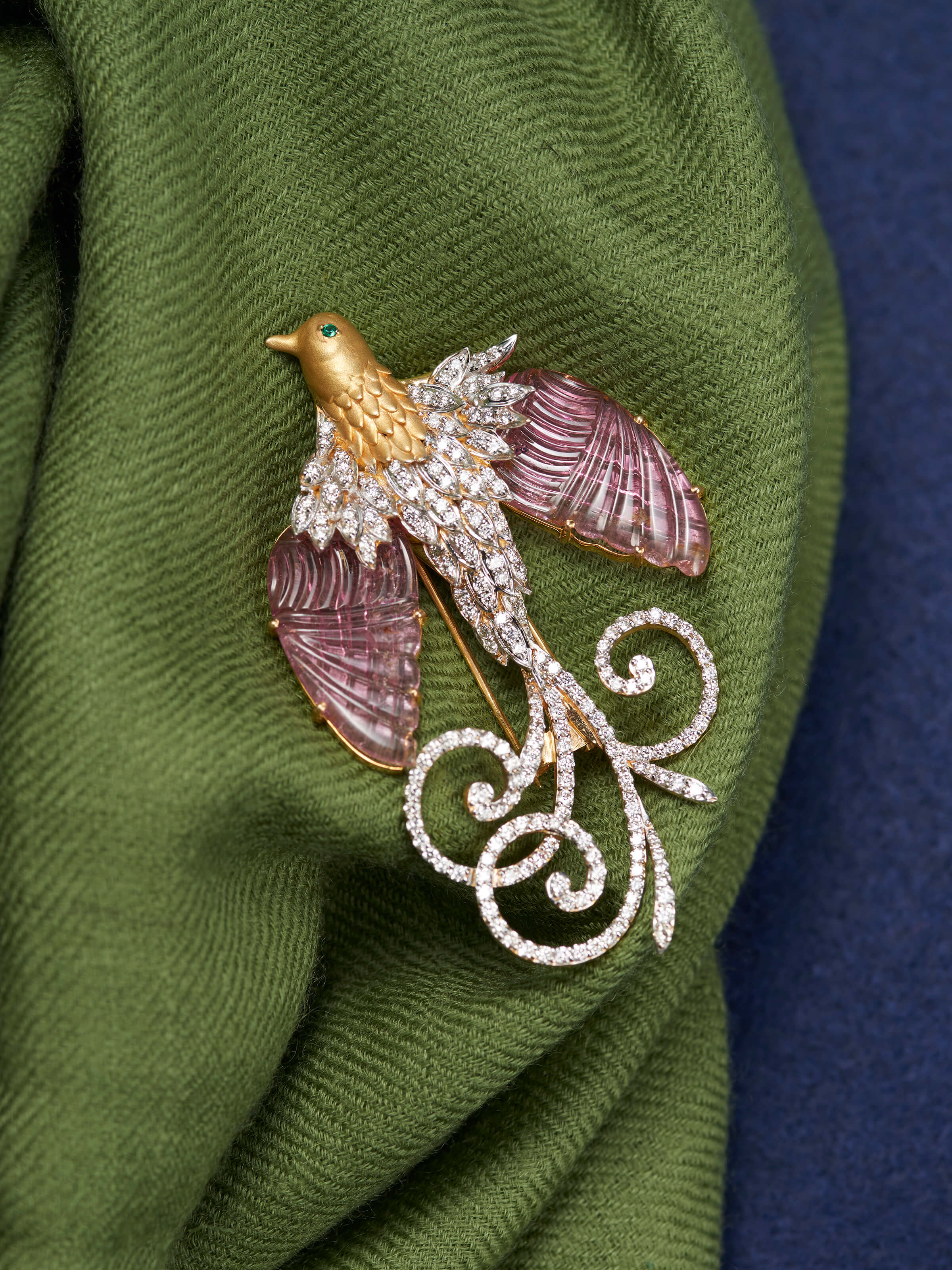 Open-setting 9 Karat Brooch