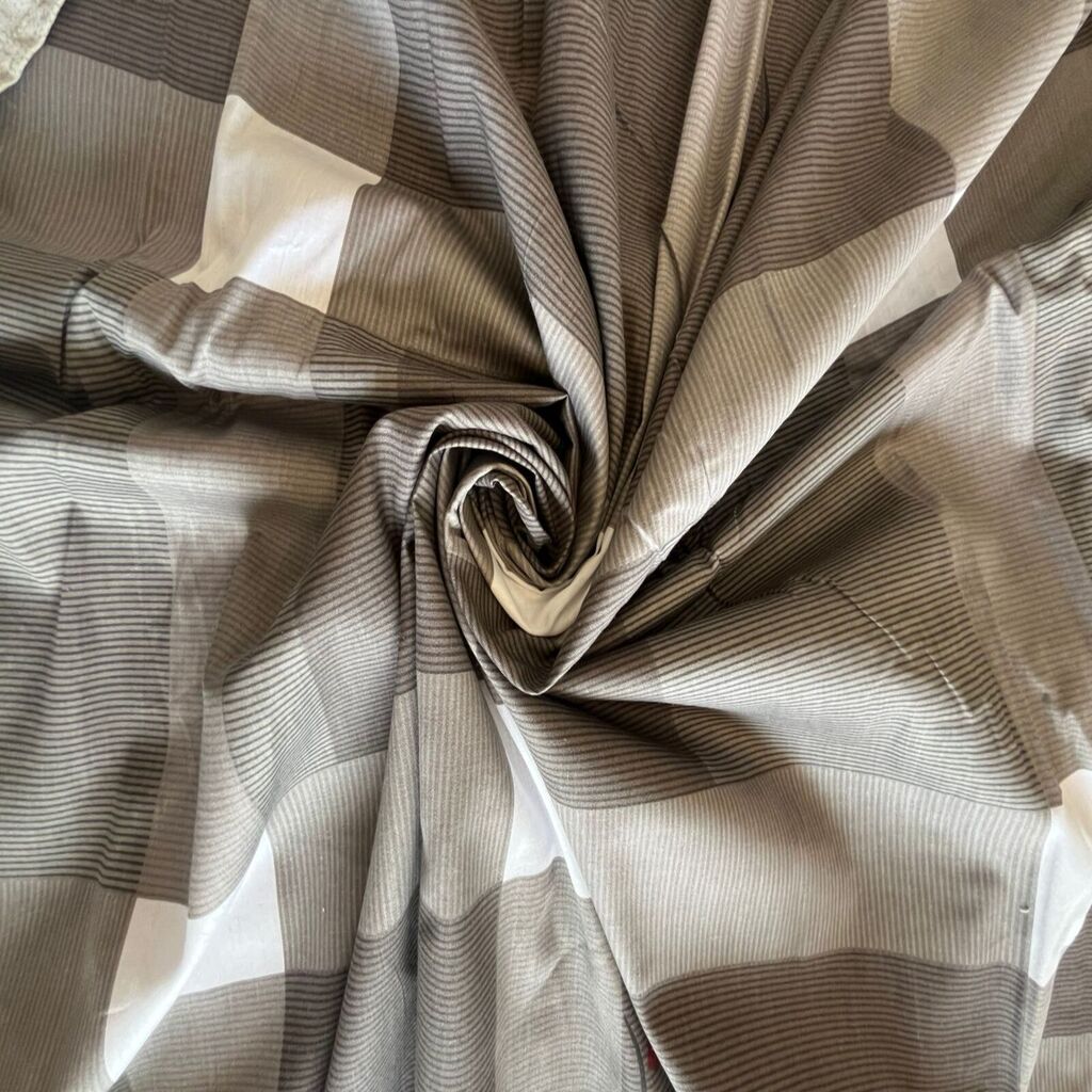 Multicolor Geometric 400 TC Cotton Flat Super King Size Bedsheet With 2 Pilllow Covers