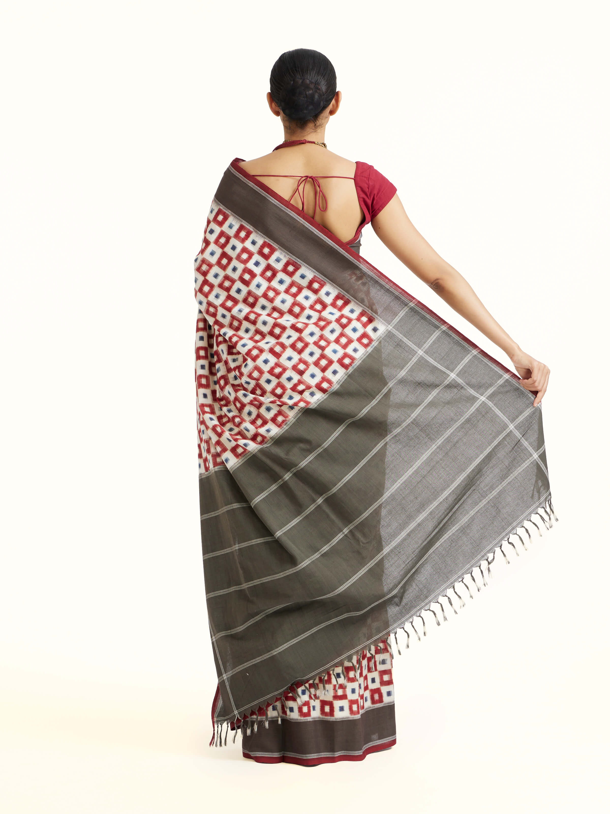 Back view of the Brown Pochampally Ikat Handloom Cotton Saree