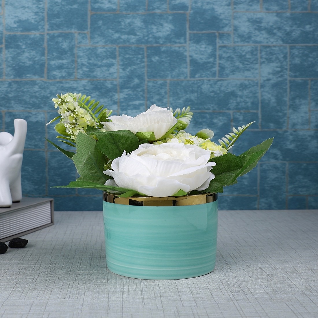 Highly Attractive White Rose With A Ceramic Pot