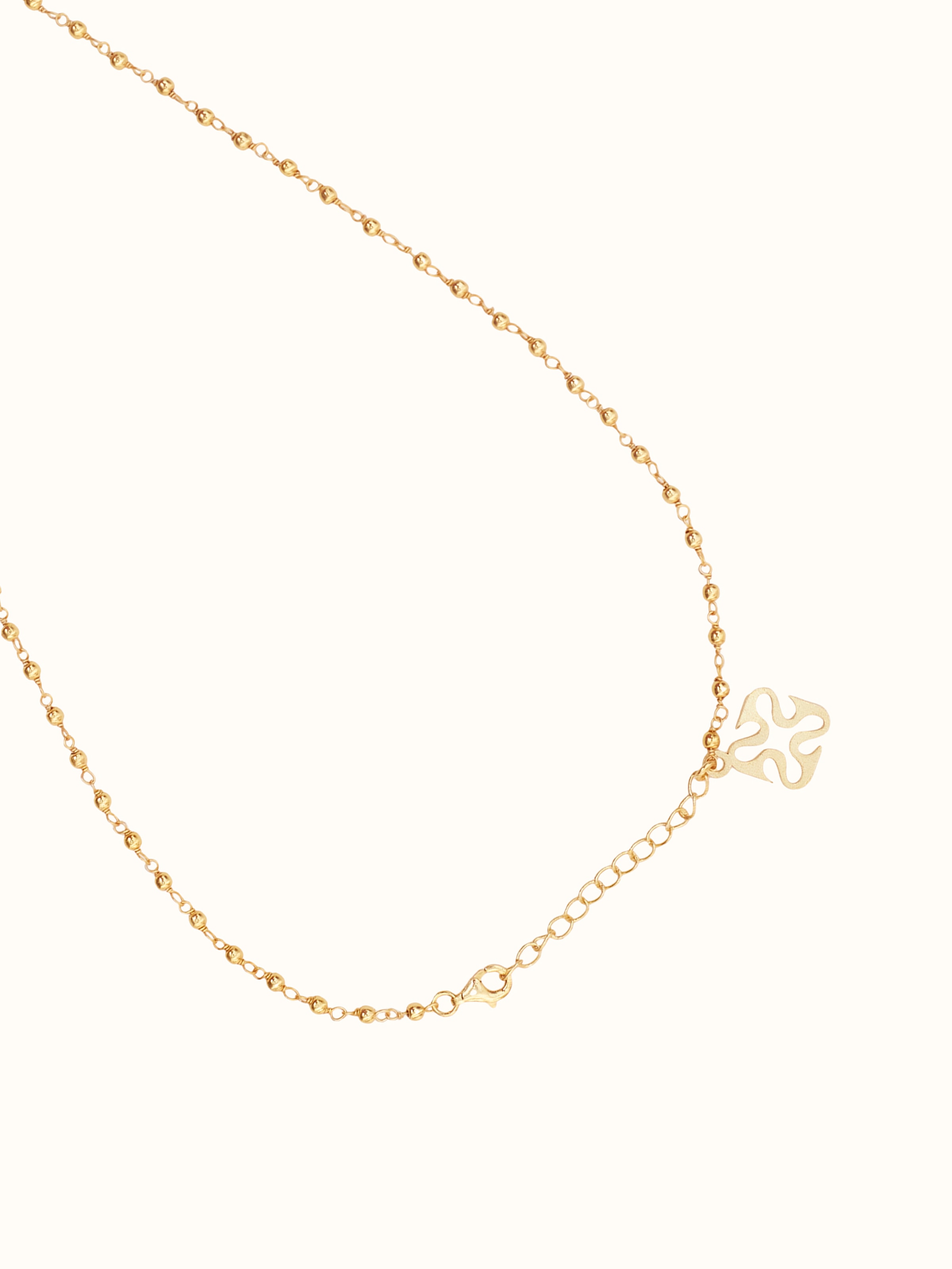 Close-up detail of meenakari silver pendant & chain