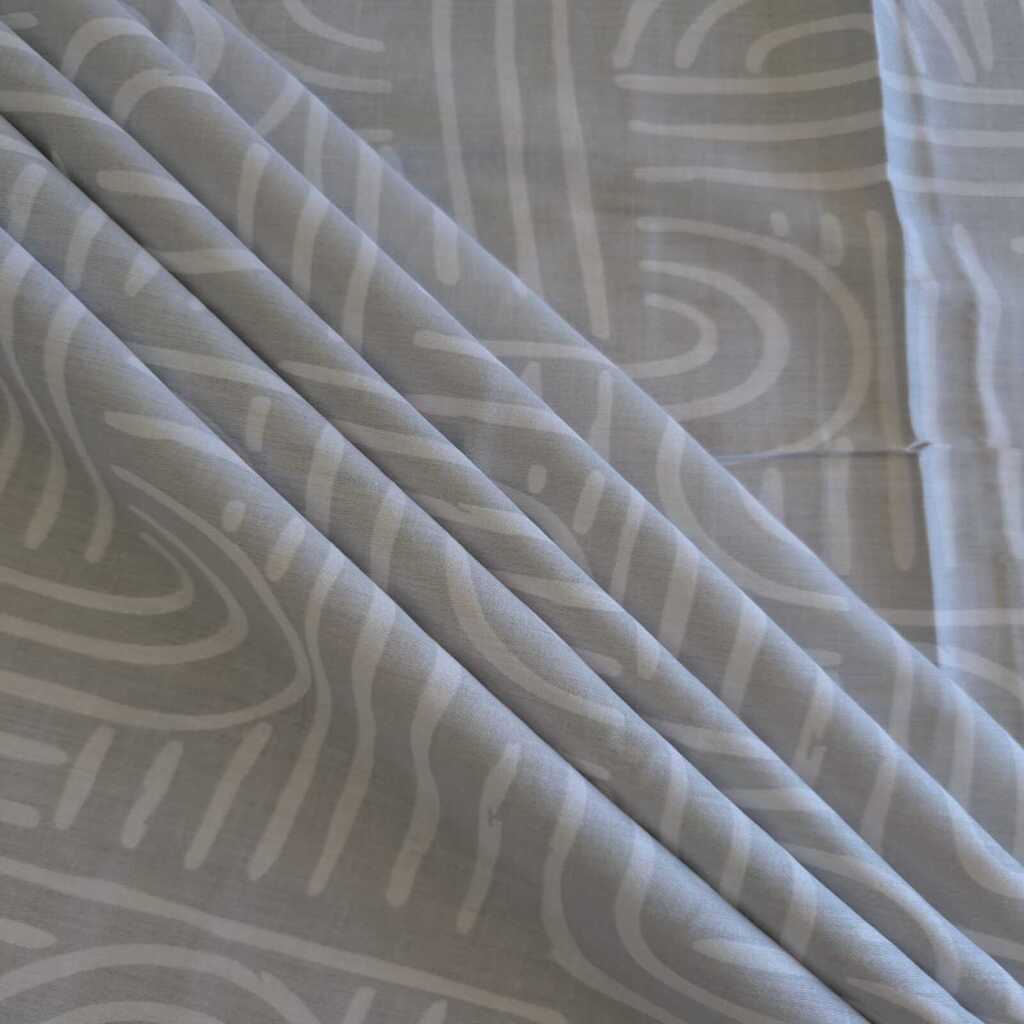 White & Grey Abstract 400 TC Cotton Flat Super King Size Bedsheet With 2 Pilllow Covers