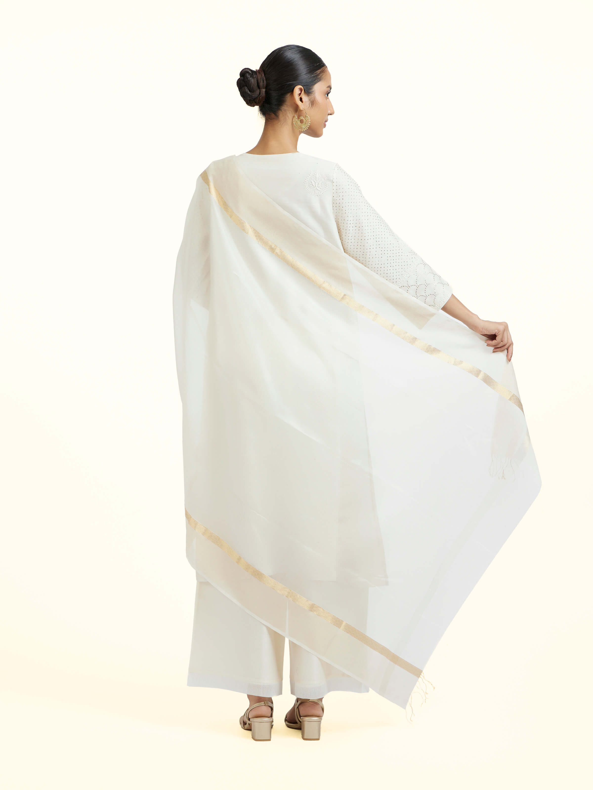Off-white Cotton Silk Maheshwari Zari Border Dupatta